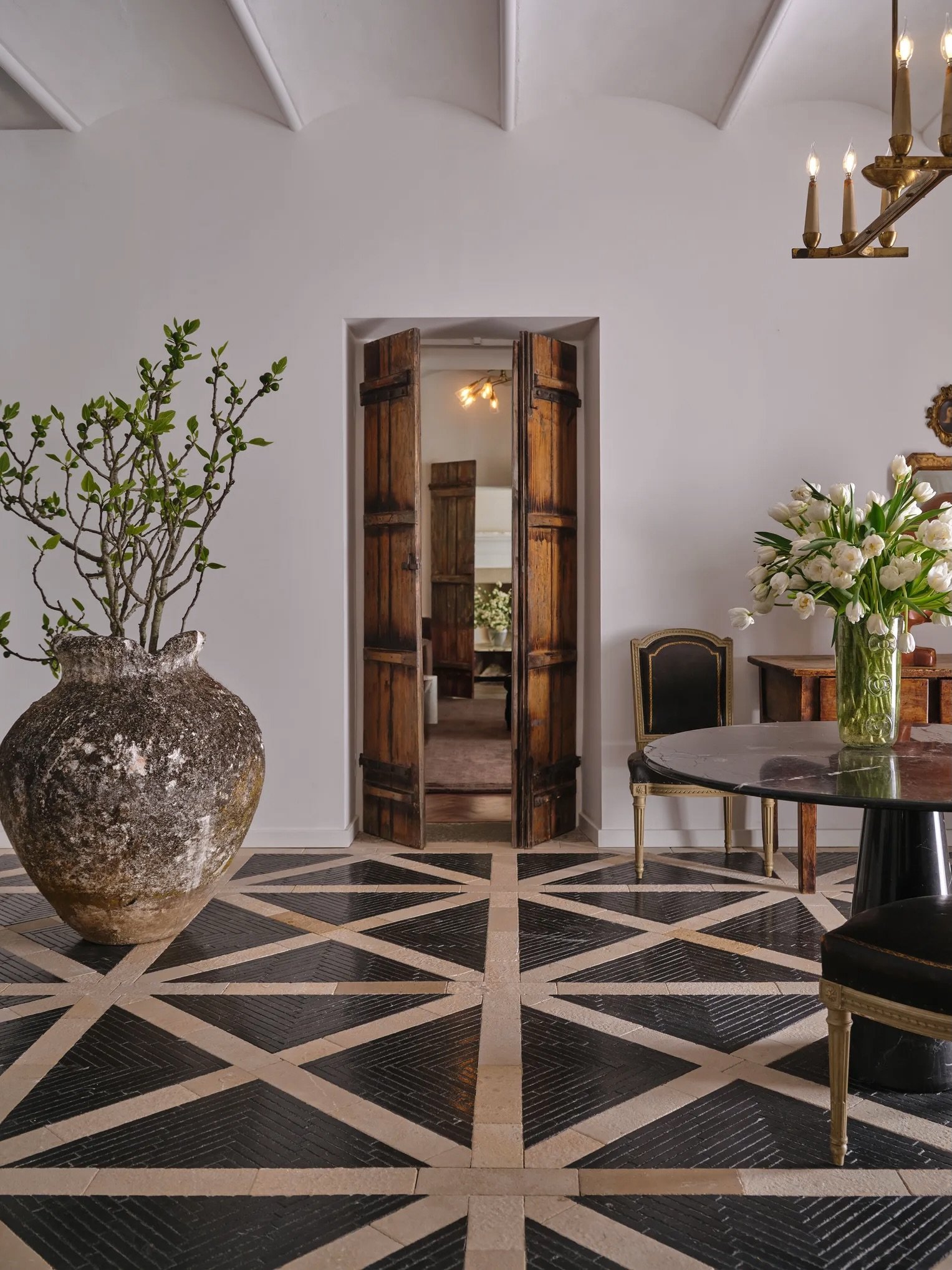 Styling Flowers for @jeremiahbrent and @nateberkus&rsquo; Farm in Portugal! What an incredible, inspiring day we spent with these two, their lovely family, and their wonderful team @lauryntumpkin @paulmccourtney . So grateful to be part of such a spe