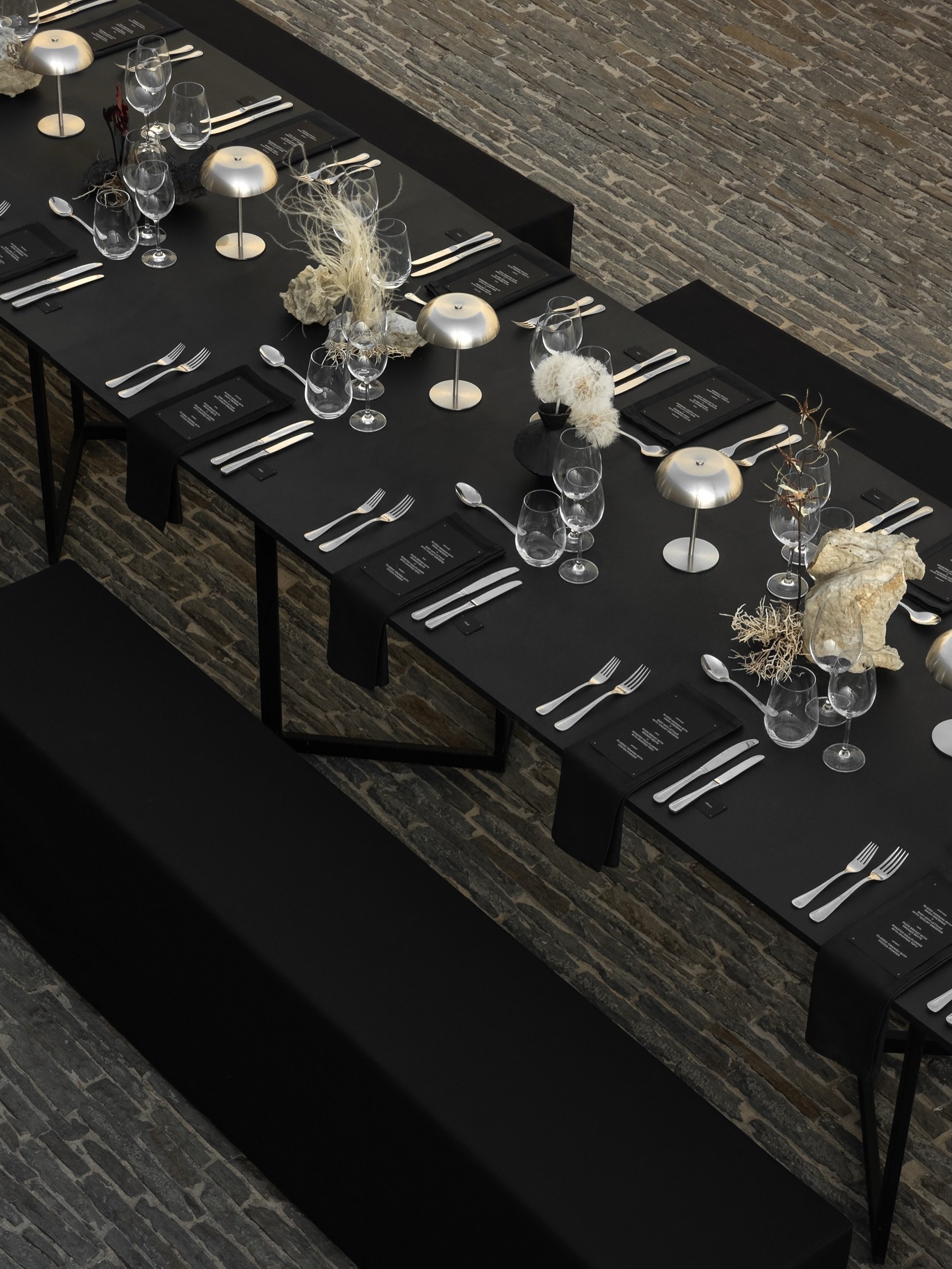 The Dark Side of the Moon
.
A dinner unfolding into a full-moon reverie, a nocturnal ritual where flowers and materials return to their most elemental state.
.
A singular moment beyond the ordinary, where the table becomes a landscape, the night turn