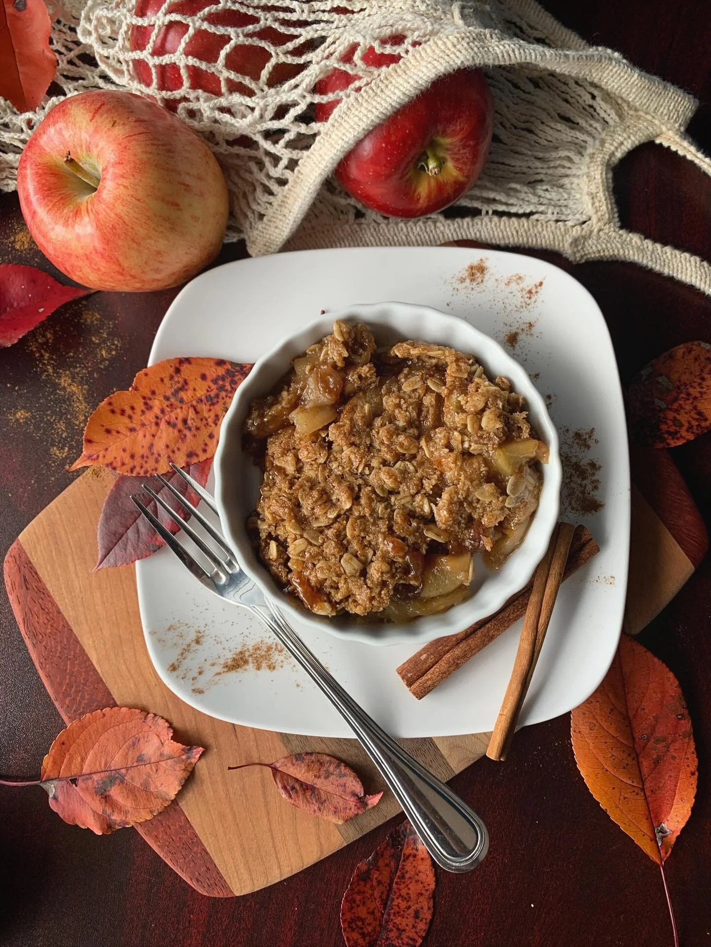 ✨Apple Crisp✨
.
Made with 6 varieties of locally grown Stoughton apples. Topped with a delicious Gluten Free* and Vegan crumble. Hot outta the oven! Just add a scoop of vanilla ice cream for utter autumn perfection.
.
Open Late:
Wed 3:30-10pm
Thurs 3