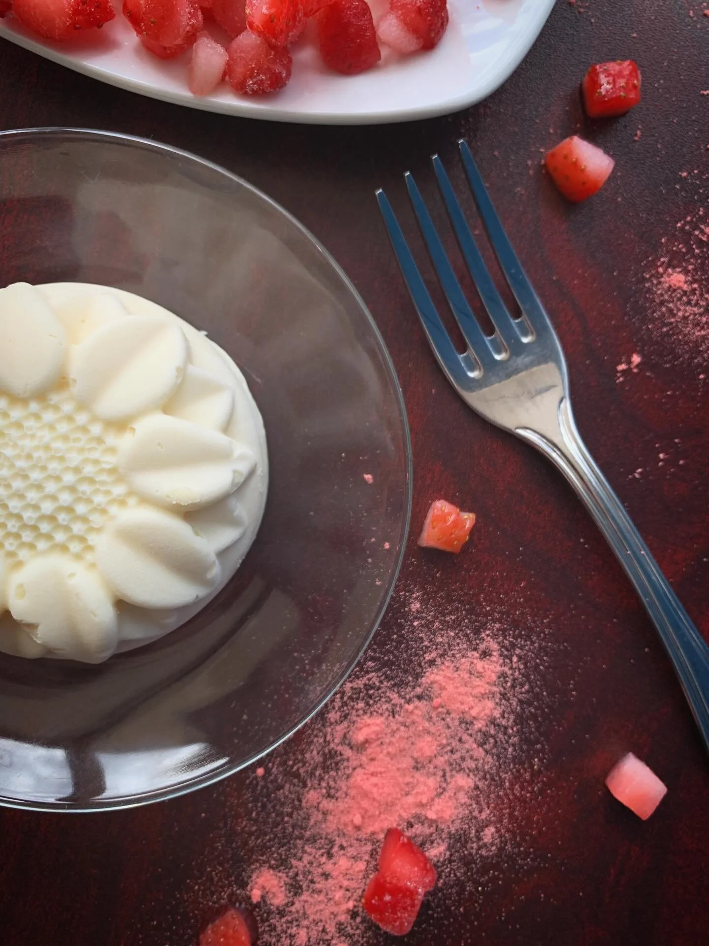 I&rsquo;m Here For Spring!
.
Vanilla Cheesecake with Mrs. Dairyland&rsquo;s homemade Strawberry Rhubarb Sauce in the center! Too good to miss!
.
Stop in for our NEW OPEN HOURS 
Wed Noon-8pm
Thurs Noon-10pm
Fri Noon-11pm
Sat Noon-11pm
Sun Noon-8pm
.
T