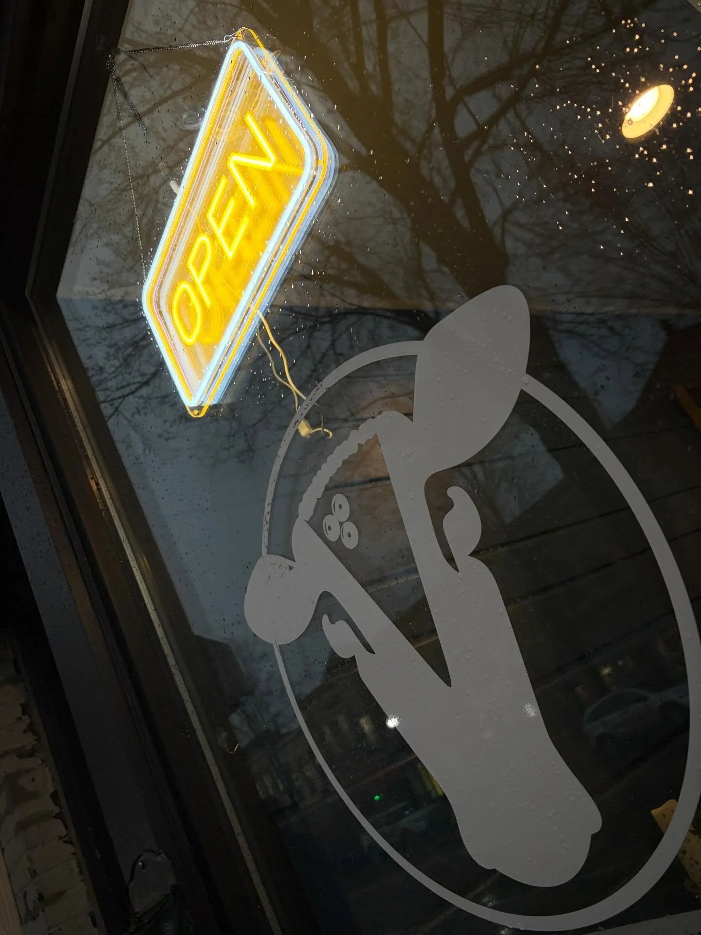 Tonight we are OPEN NOW until 11pm!
.
Come celebrate surviving Mother Nature! And nothing is better at that than cake! We&rsquo;ve got half a Monona Mudslide waiting for you! 
.
See you soon!
.
.
#madison #mothernature #tornadowatch #letthemeatcake