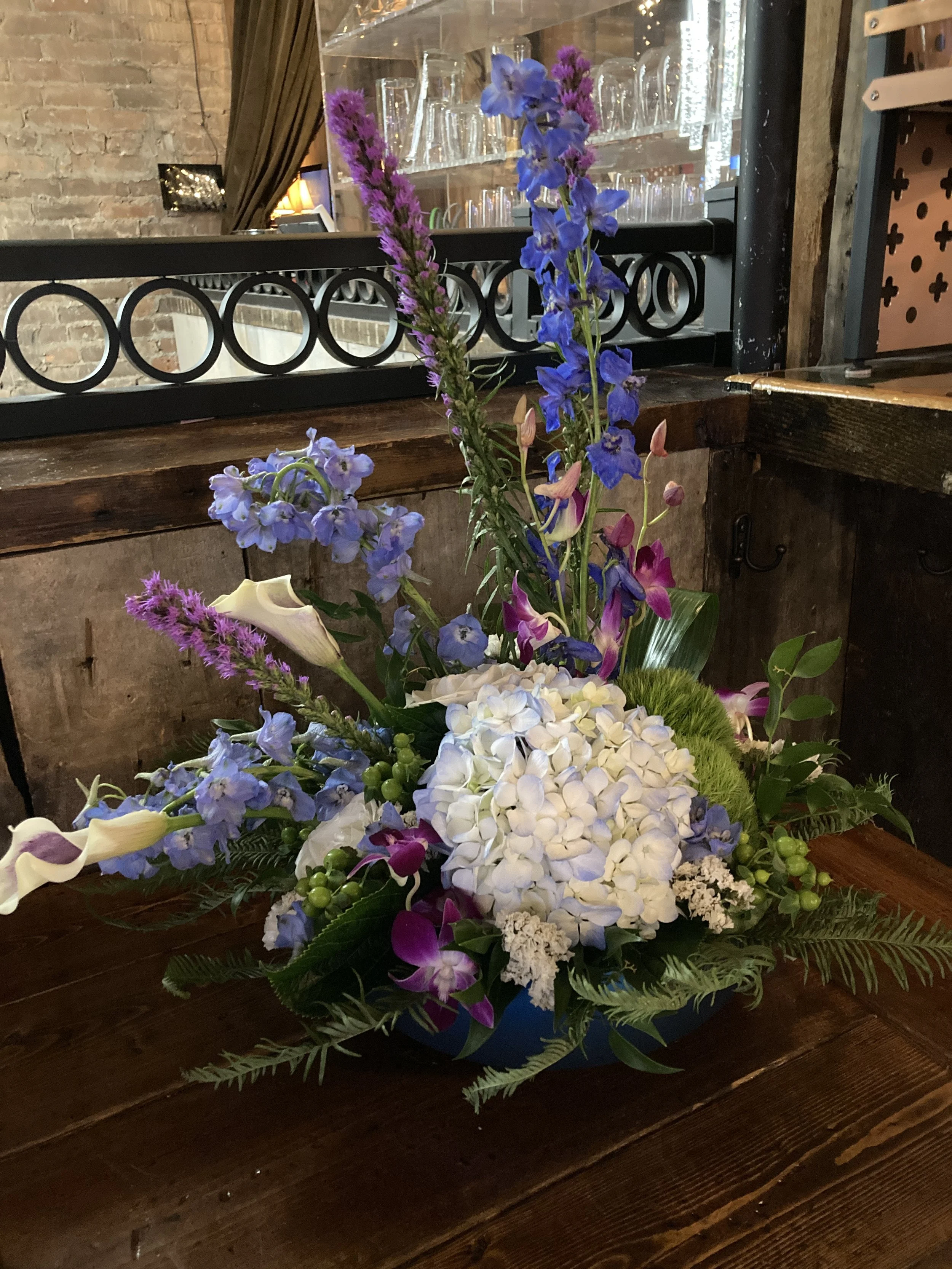 Large table arrangement