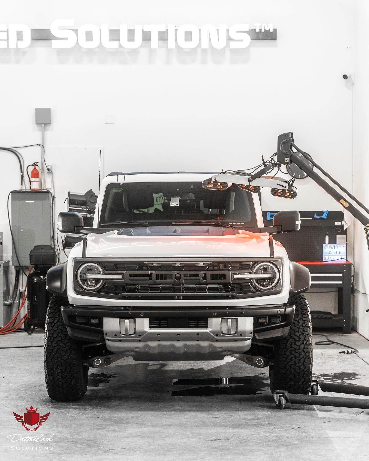 ❕BRONCO #Raptor WRAPPED in Film Solutions&trade; Paint Protection. 
➖
☑️ Self-healing
☑️ #Durable Paint Protection
☑️ Flexible &amp; Stretchable
☑️ Hydrophobic Top Coat
☑️ High Gloss &amp; Satin Finishes
☑️ #Lifetime Warranty 
➖
If you&rsquo;re plann
