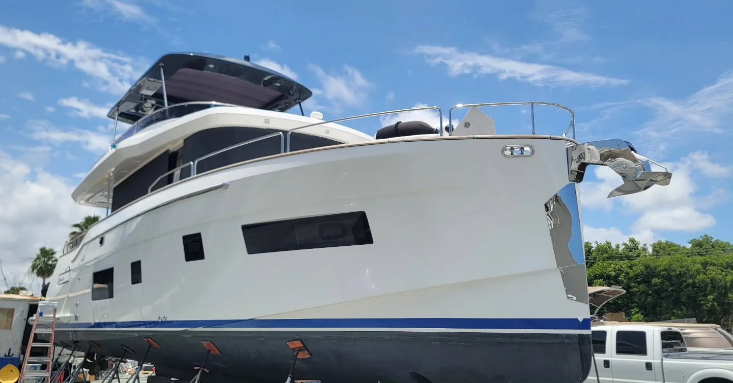 🇺🇲58 Sirena FULL Hullside detail to protect against the harsh summer sun😎💪 Contact us for estimates to have your boat looking right 🌴 

 #bocaratonyacht #bocaraton #palmbeach #delraybeach #boyntonbeach #westpalmbeach #yacht #detailing #yachtmana