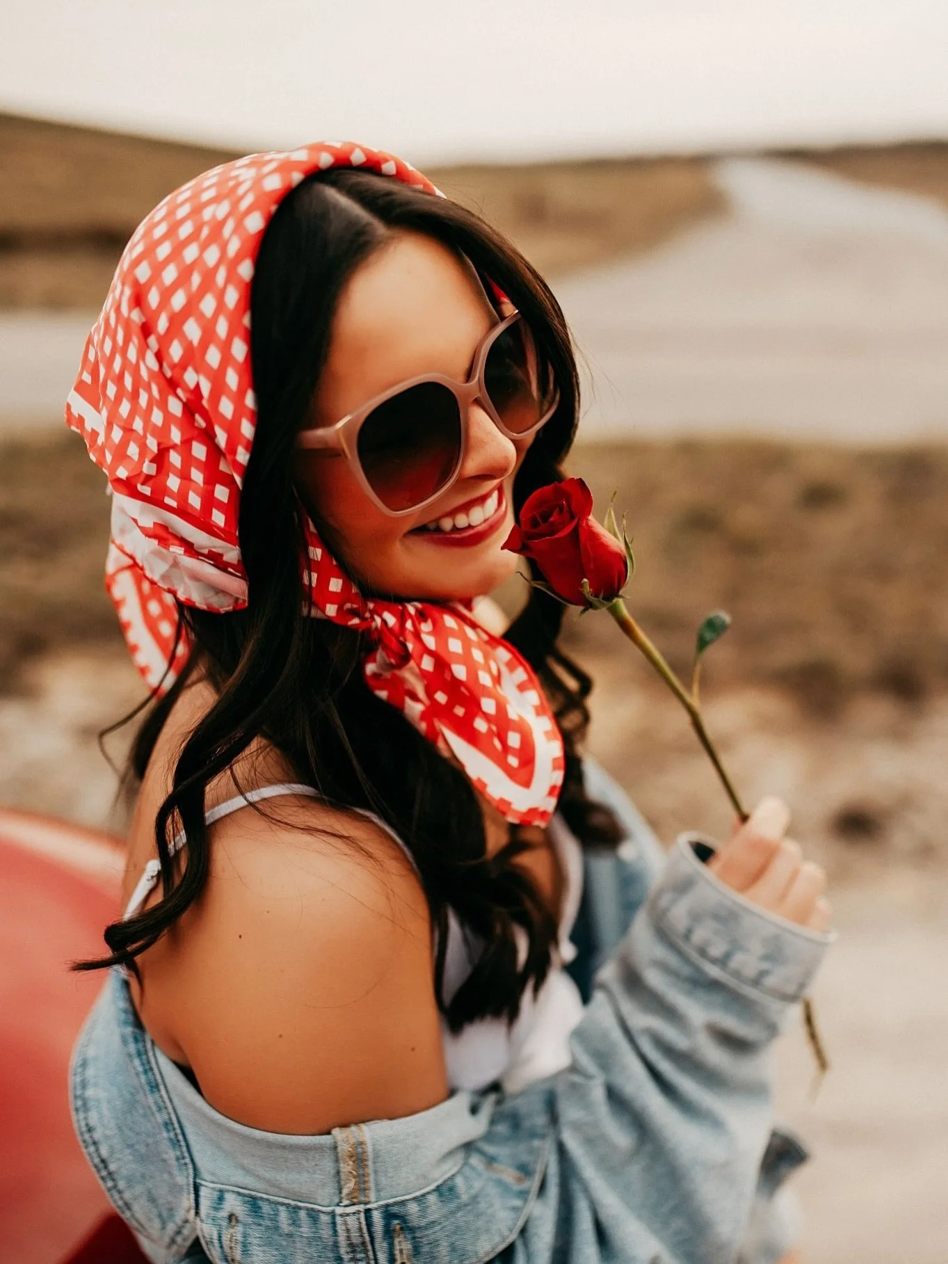 Part two of Liza and the Volkswagen.
#owensborokyphotographer #kentuckyseniorphotographer #volkswagenshoot