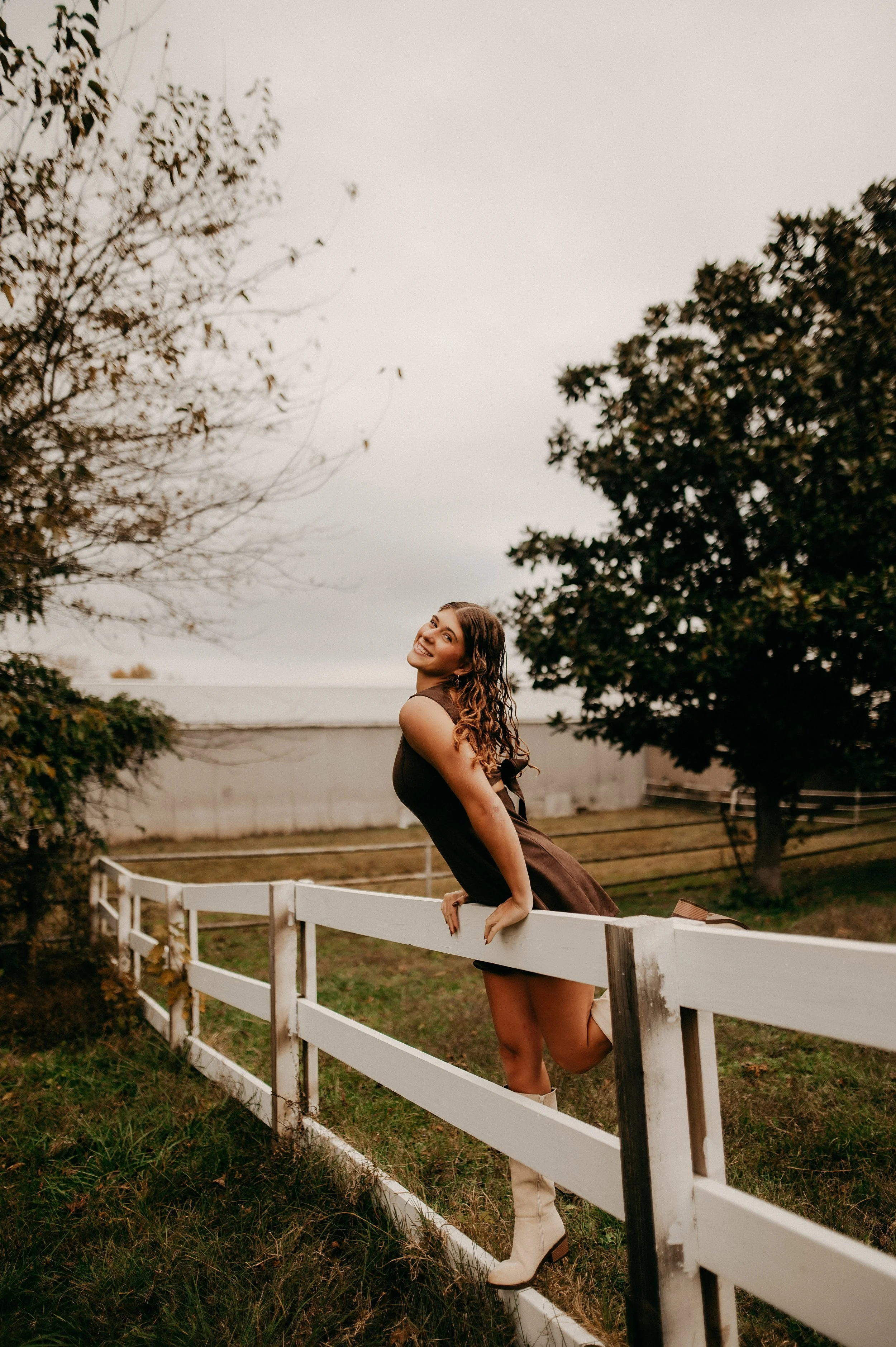 Why Fall Is the Perfect Time for Senior Pictures in Owensboro, KY