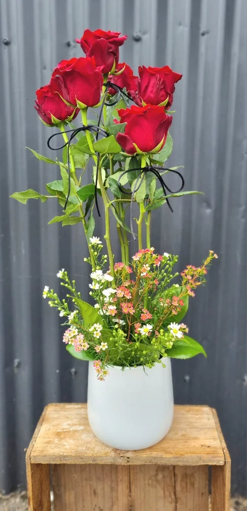 Florist About Flowers Mollison St