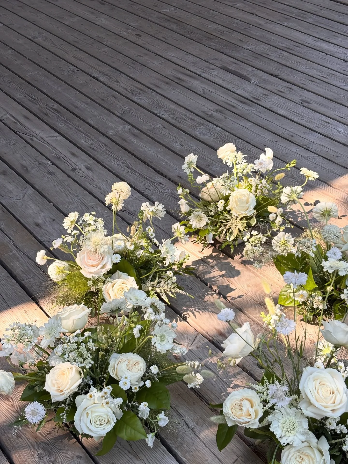 Love the shadows of the aspens over these centerpieces! From a favorite mountain wedding in July