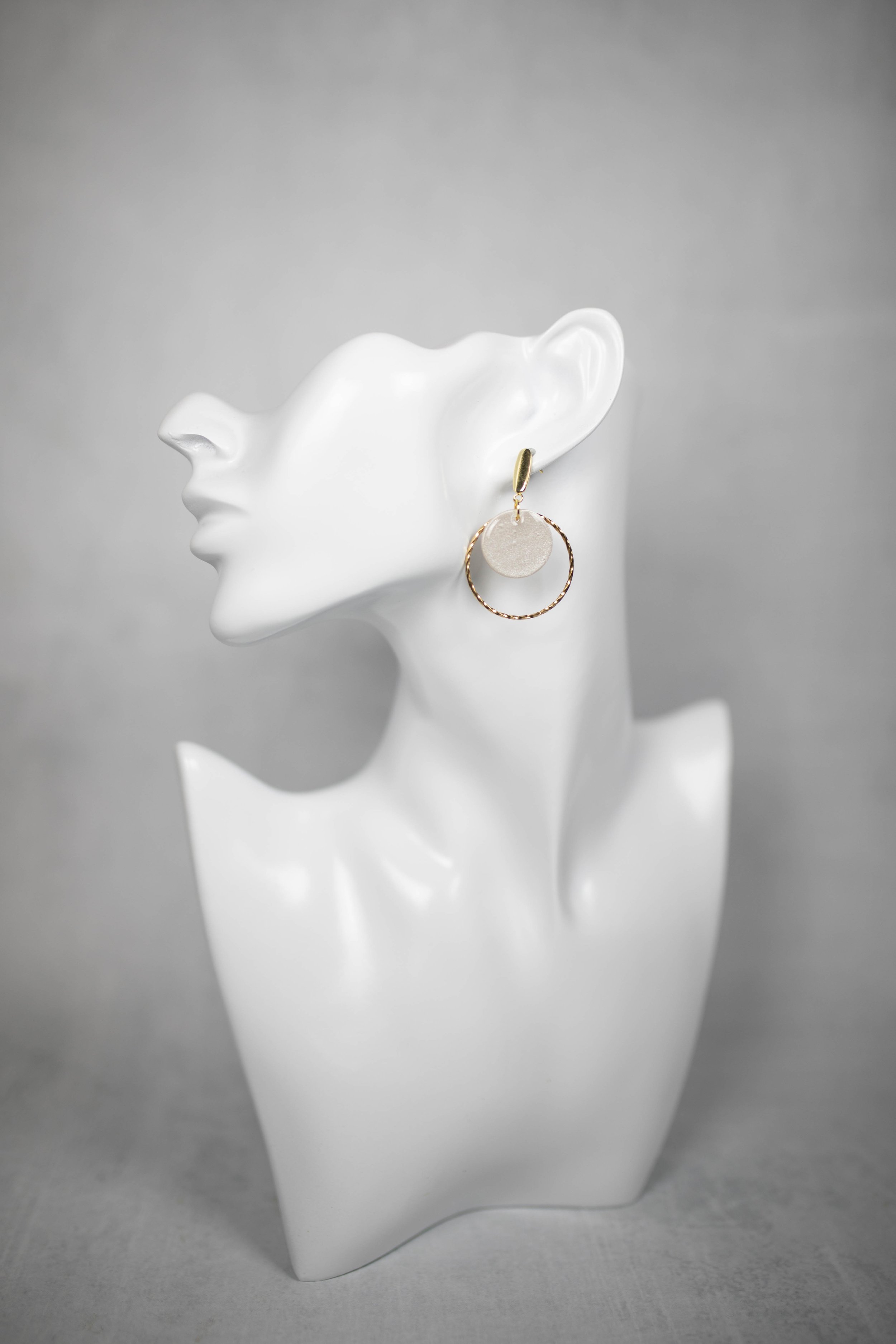 Gloria (solid pearl)