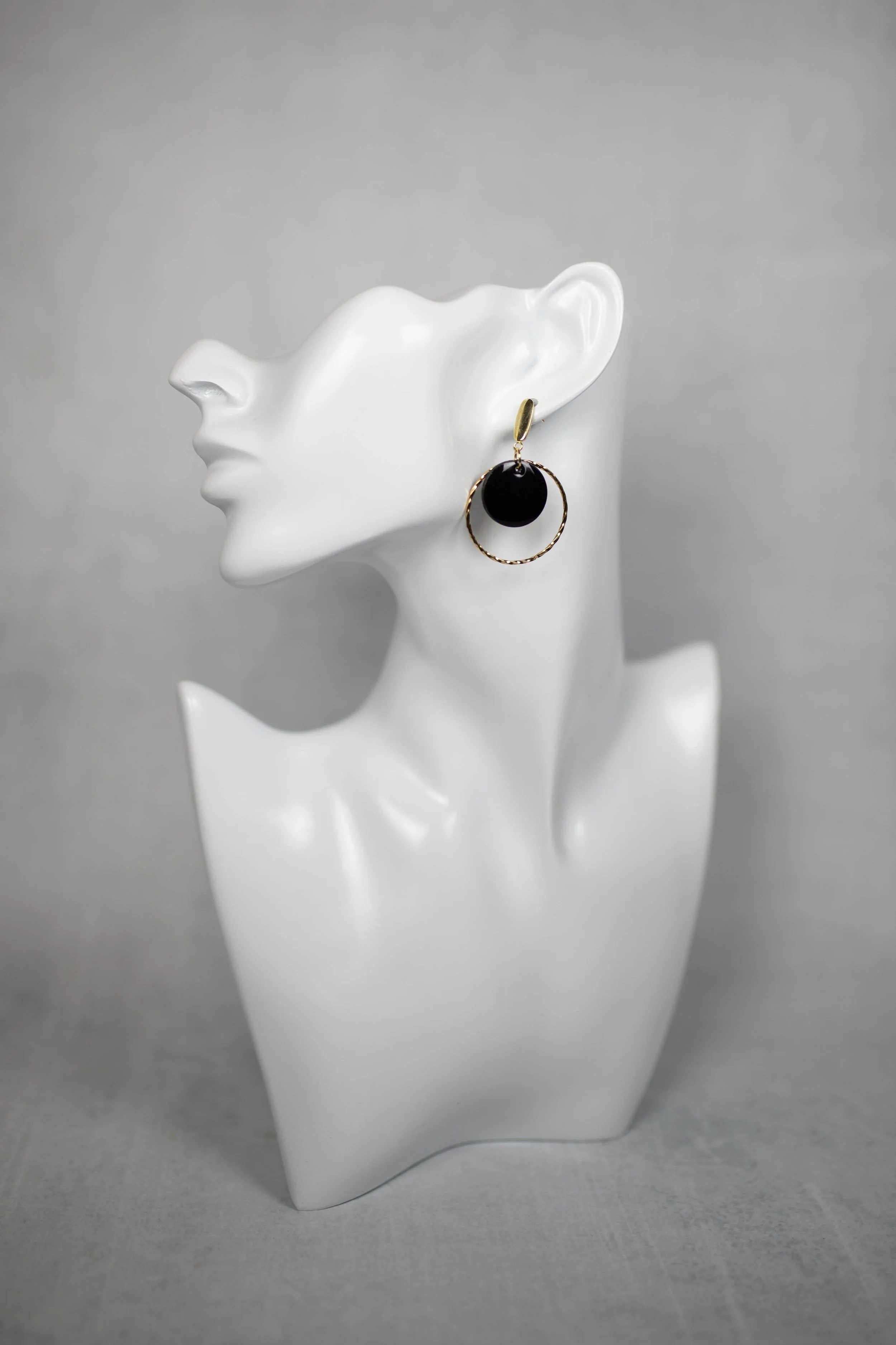 Gloria (solid black)