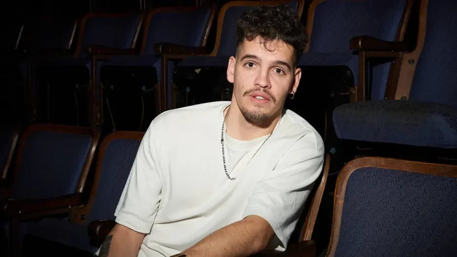 André De Freitas - Public Display of Affection