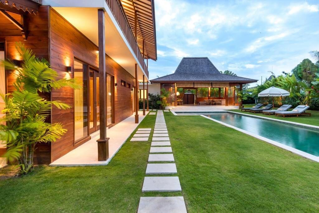 Aloui Villa - Exotik Villa Bali 05.jpeg