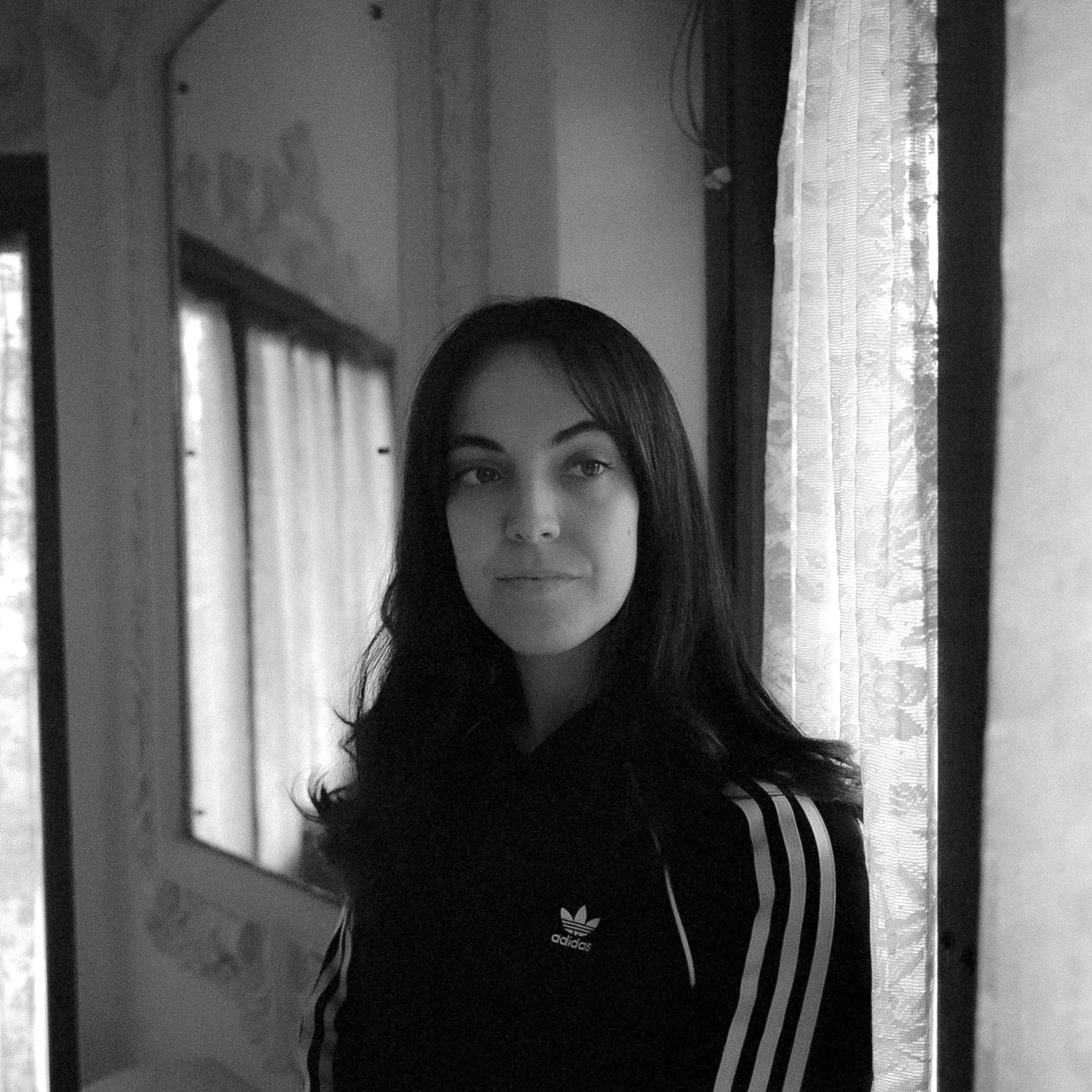 Gillian Kayrooz Headshot 2023_Photo Credit Jason Sukadana.jpg