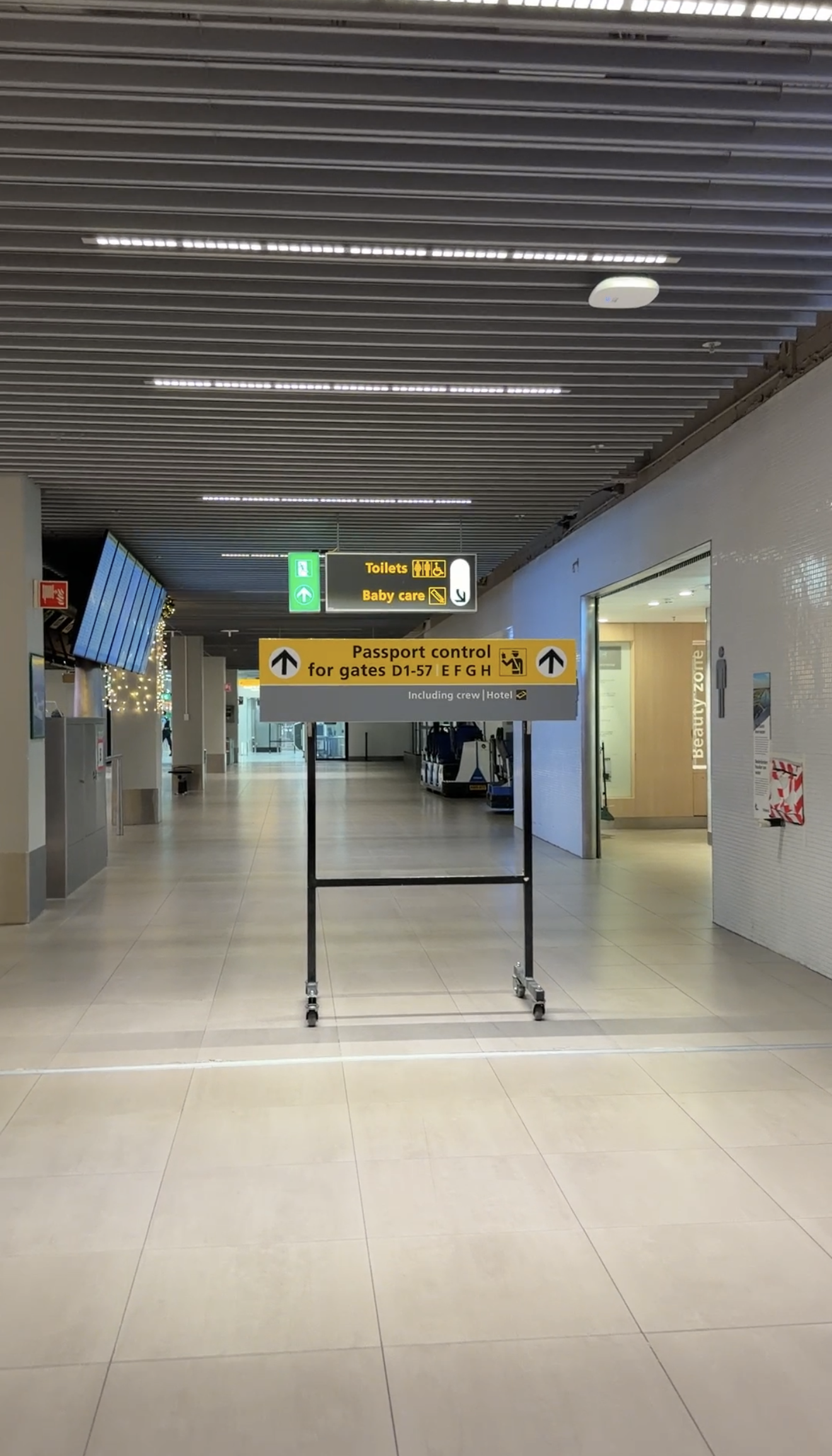 Passport control signage Amsterdam Schiphol