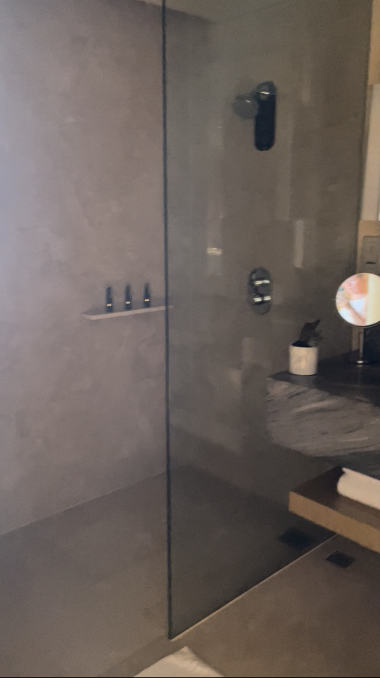 Deluxe King Harbour View marina bay sands bathroom.png