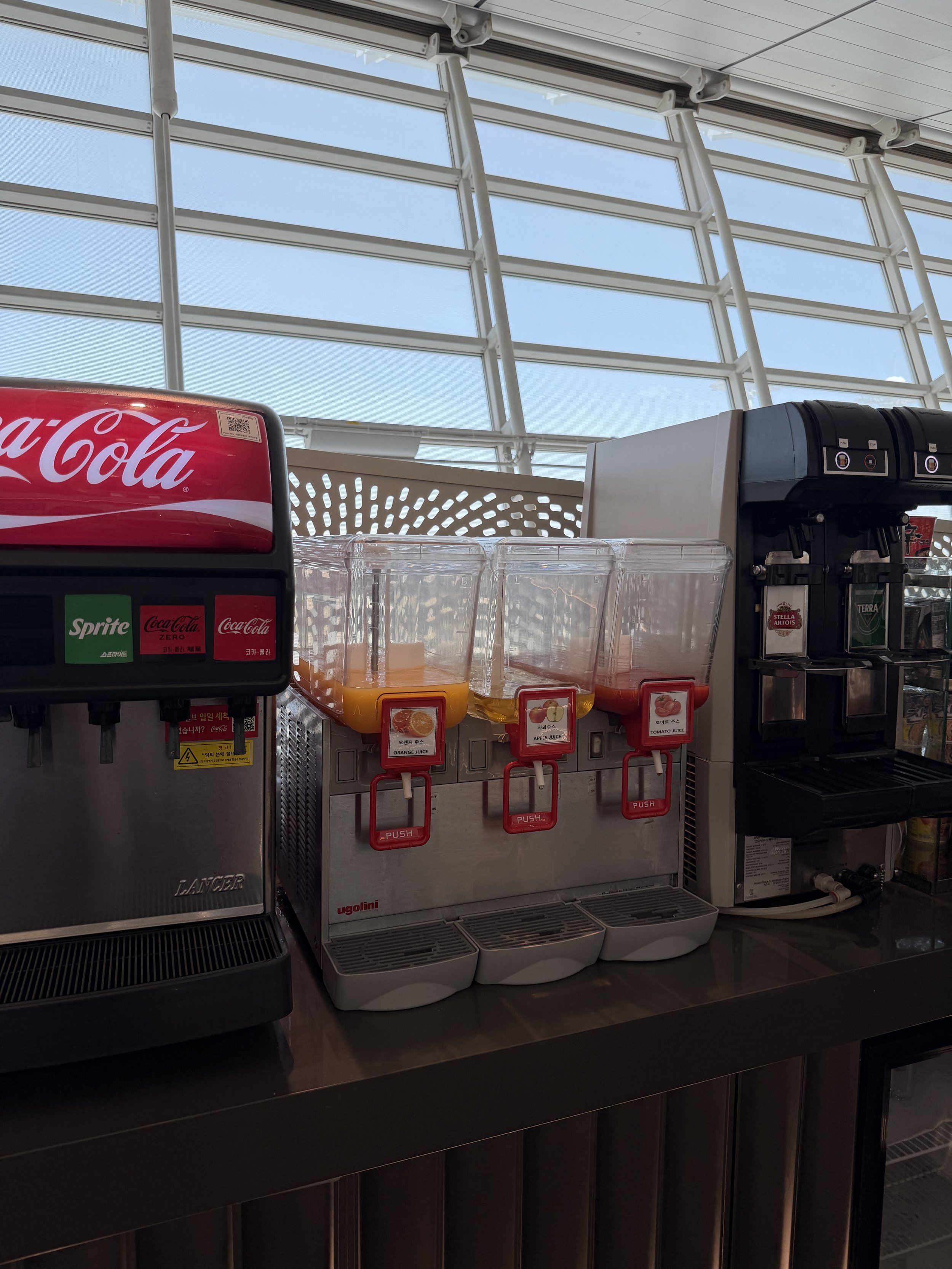 kal lounge terminal 1 drink machines.JPG