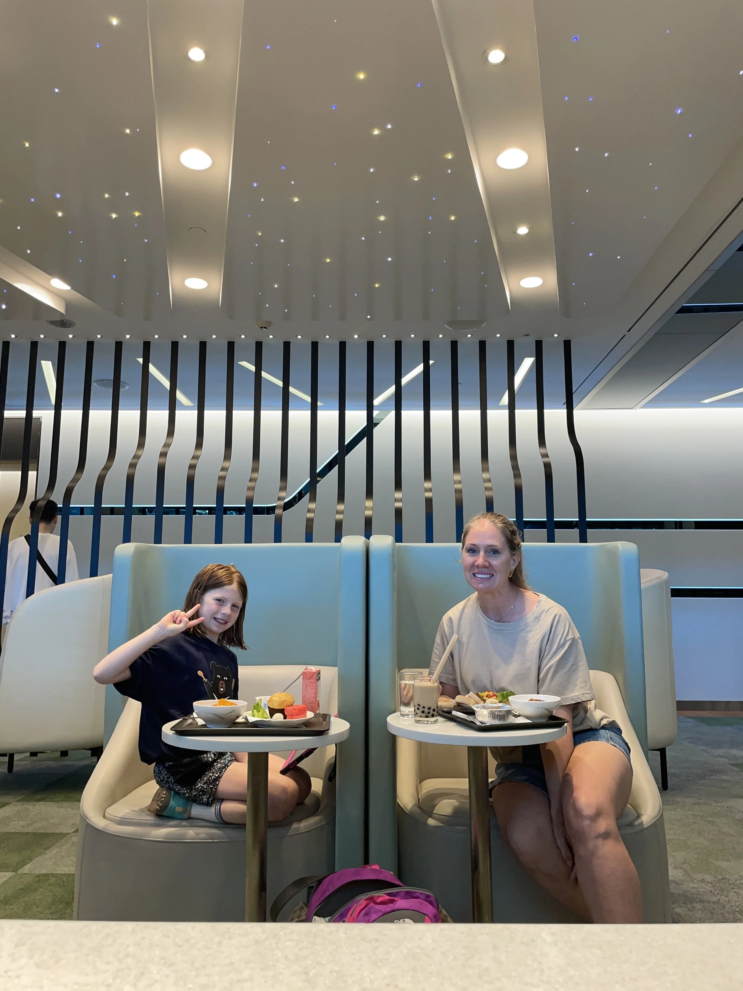 EVA Air Infinity Lounge Taipei Taoyuan Terminal 2 seating area 長榮航空 Infinity 貴賓室 桃園機場