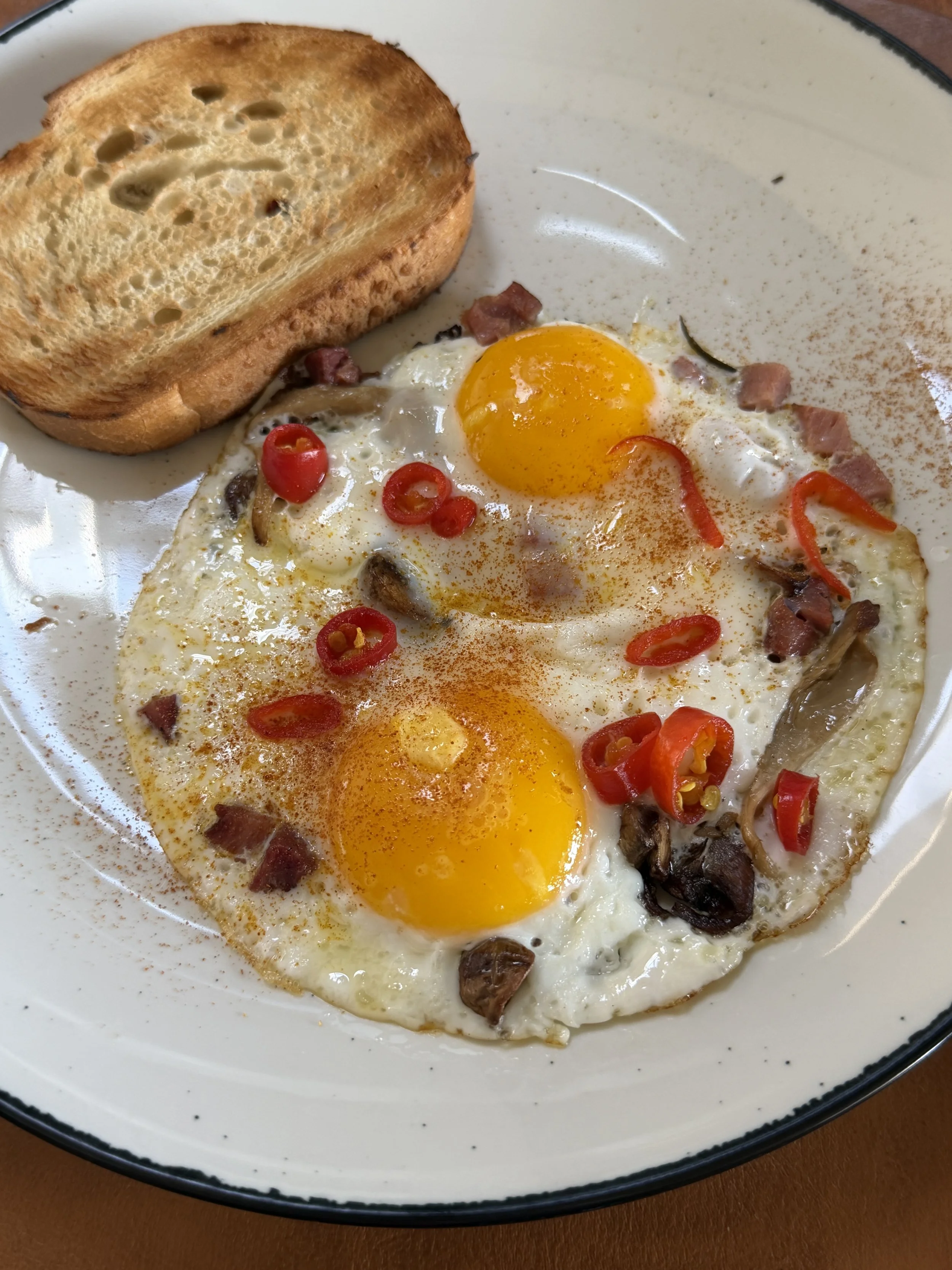 hilton yala eggs breakfast pepeprs.JPG