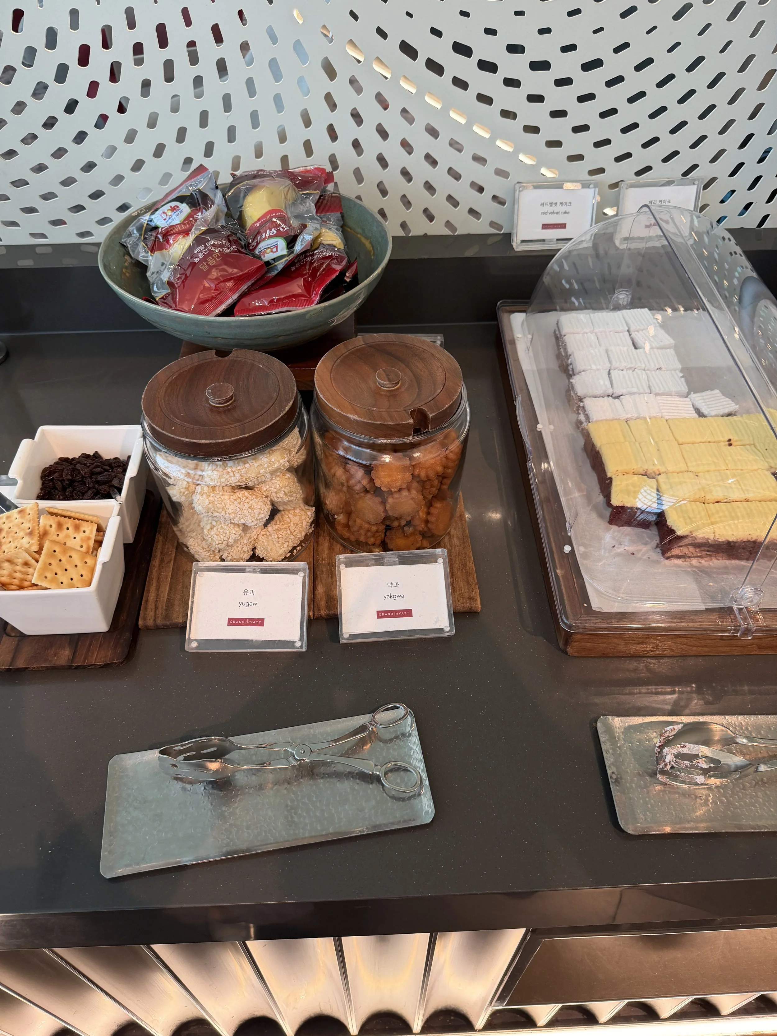 kal lounge dessert options yakgwa yugwa.JPG