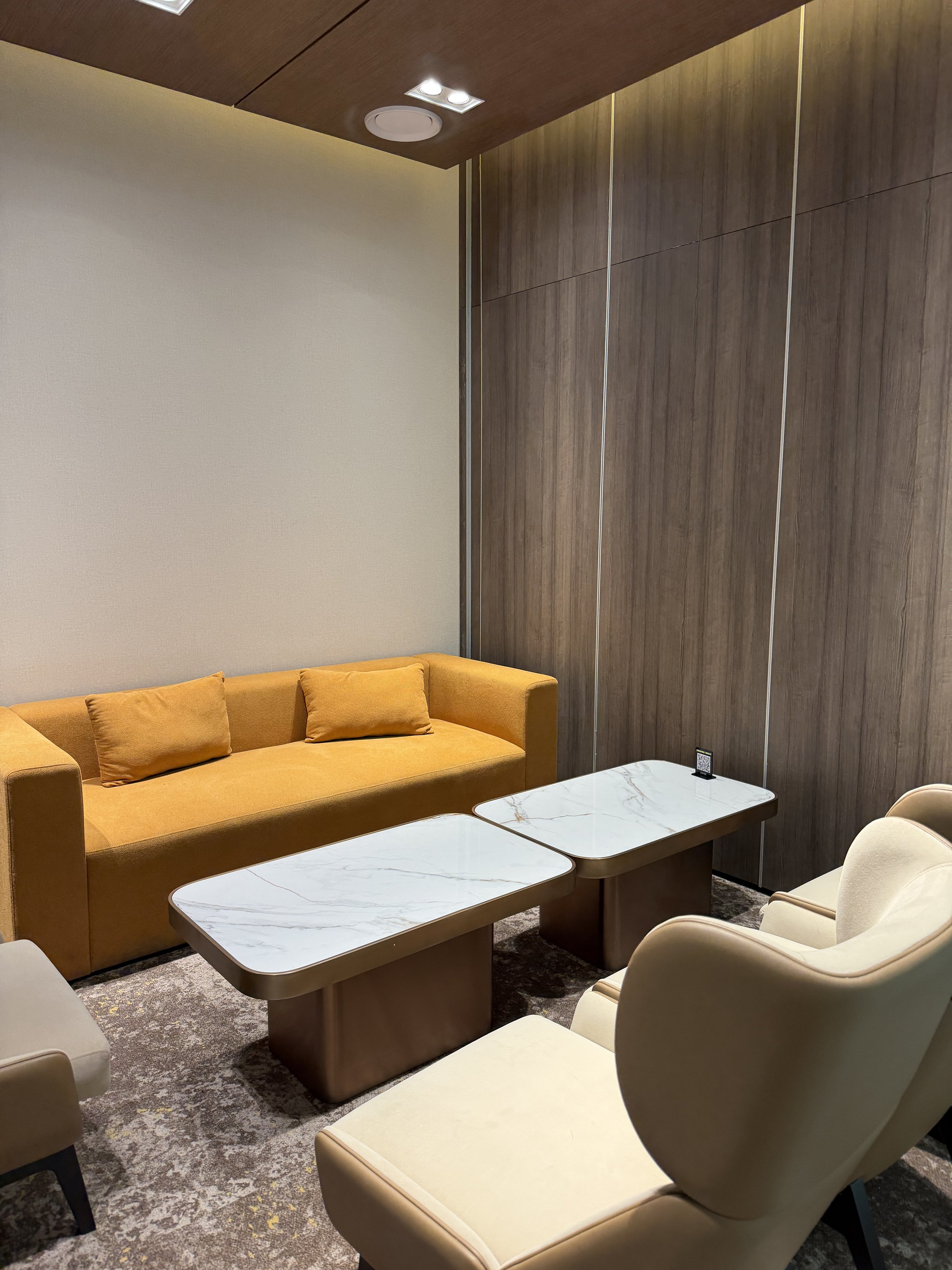 private room 3 chinggis khan link lounge airport korean air.JPG