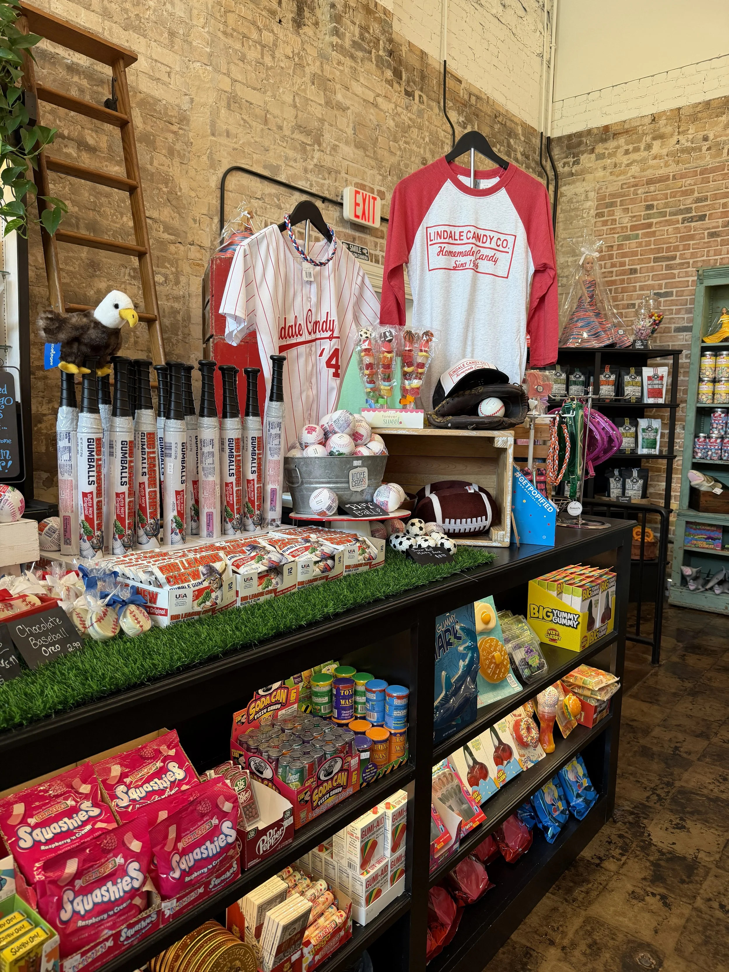 sports themed candy at lindale candy co.JPG