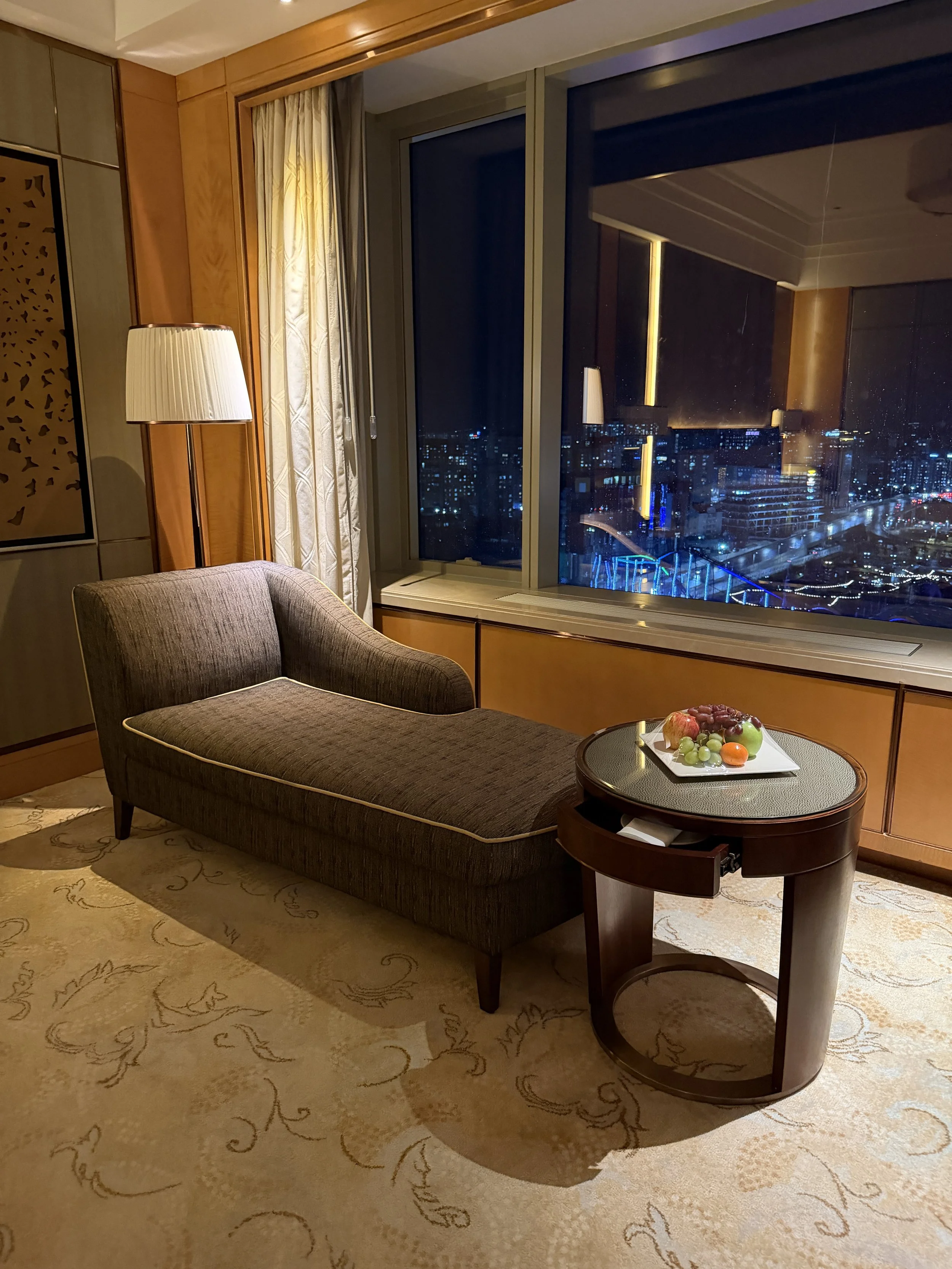 shangri la ulaanbaatar room with fruit.JPG