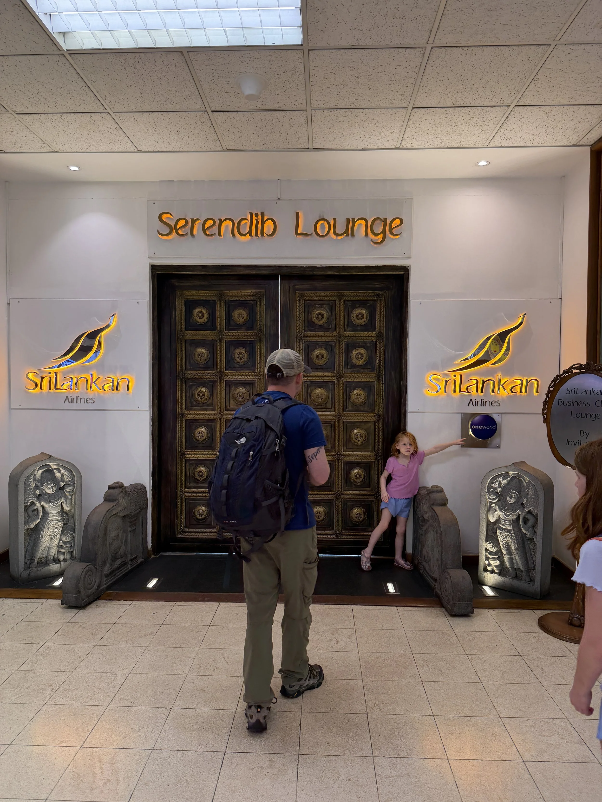 Colombo Bandaranaike International Airport (CMB): Serendib Lounge