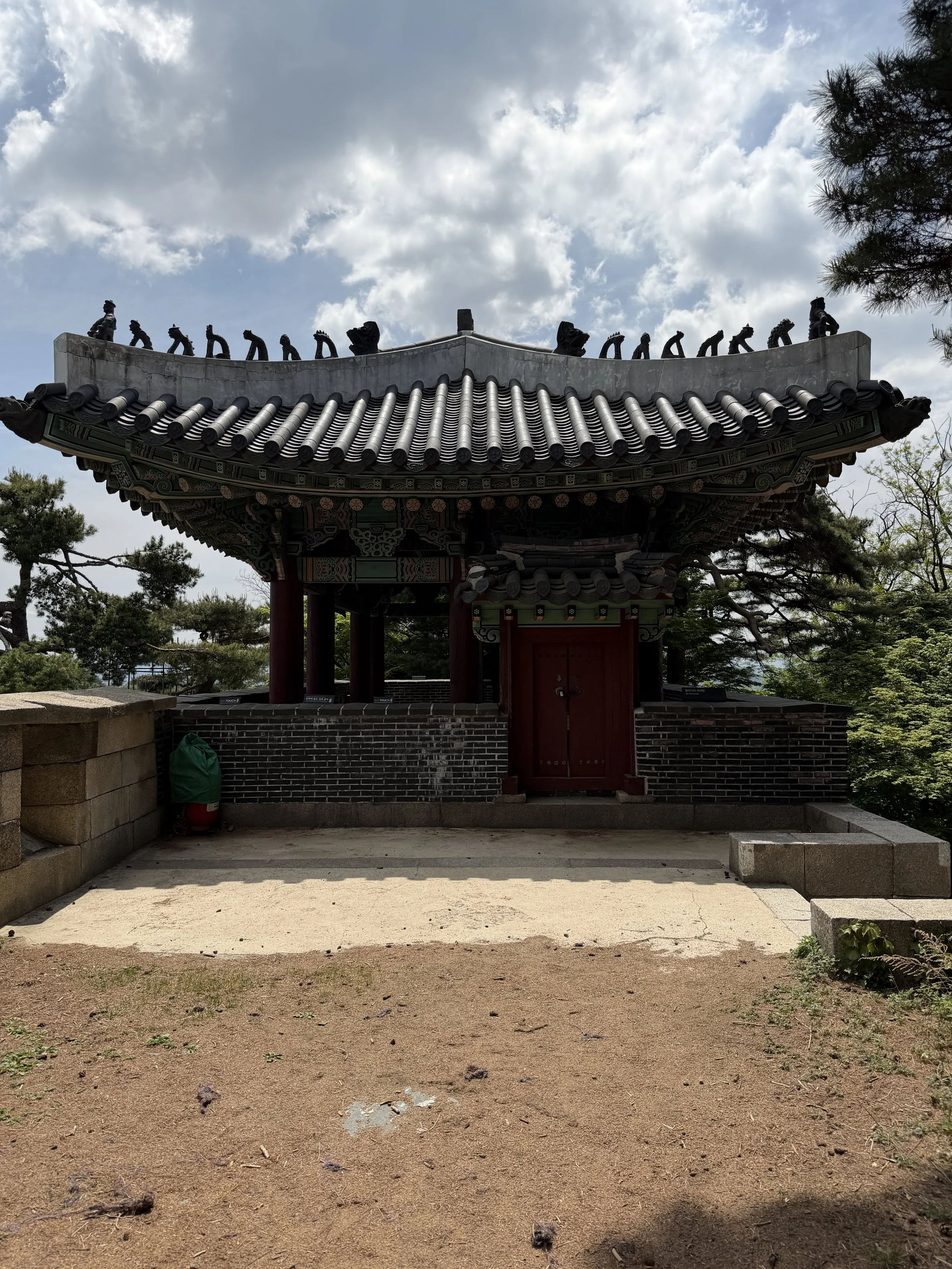 Sukjeongmun Gate 석정문 baegaksan seoul city wall hike.JPG
