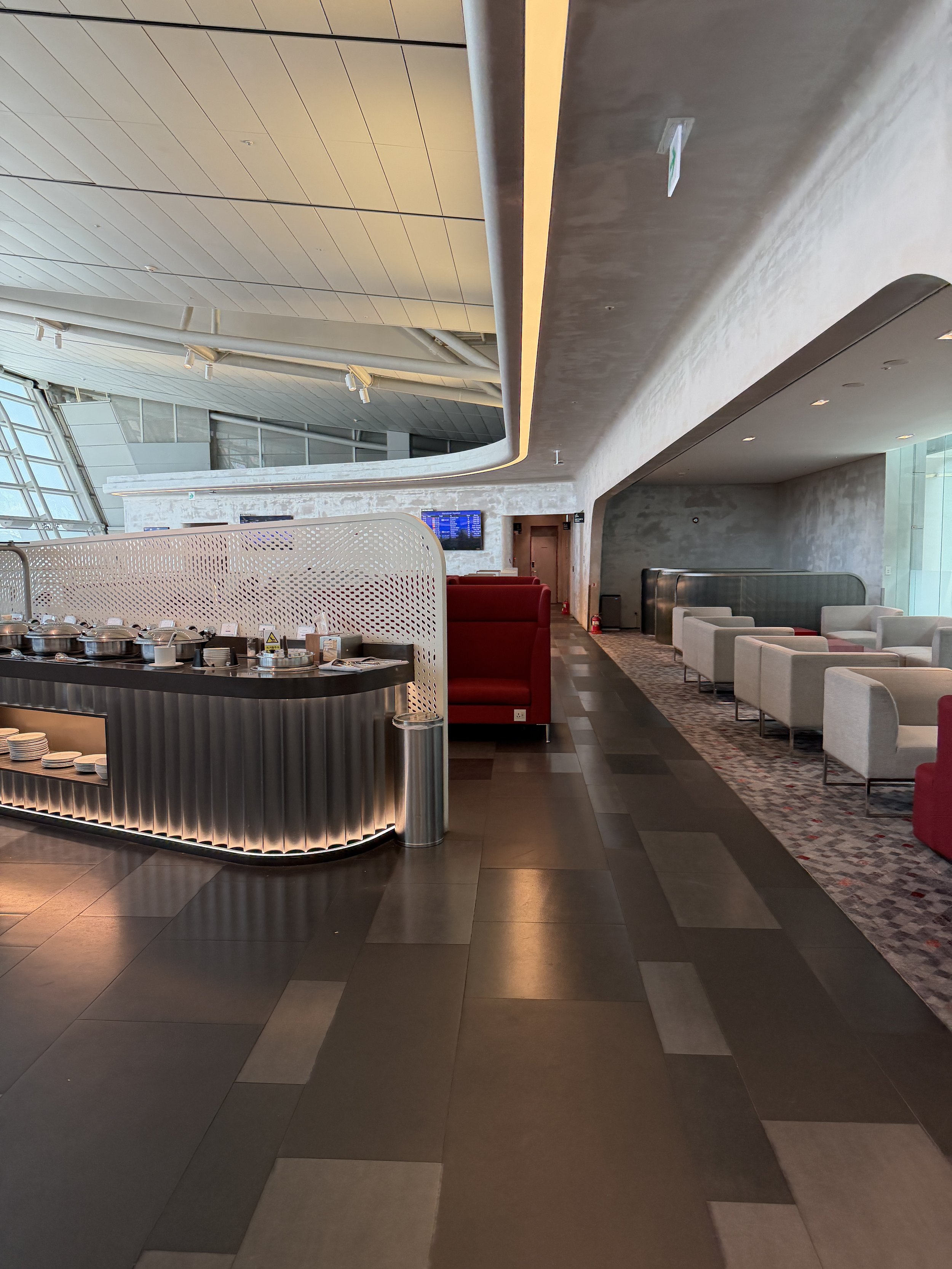 korean air KAL lounge termninal 1 seating and food.JPG