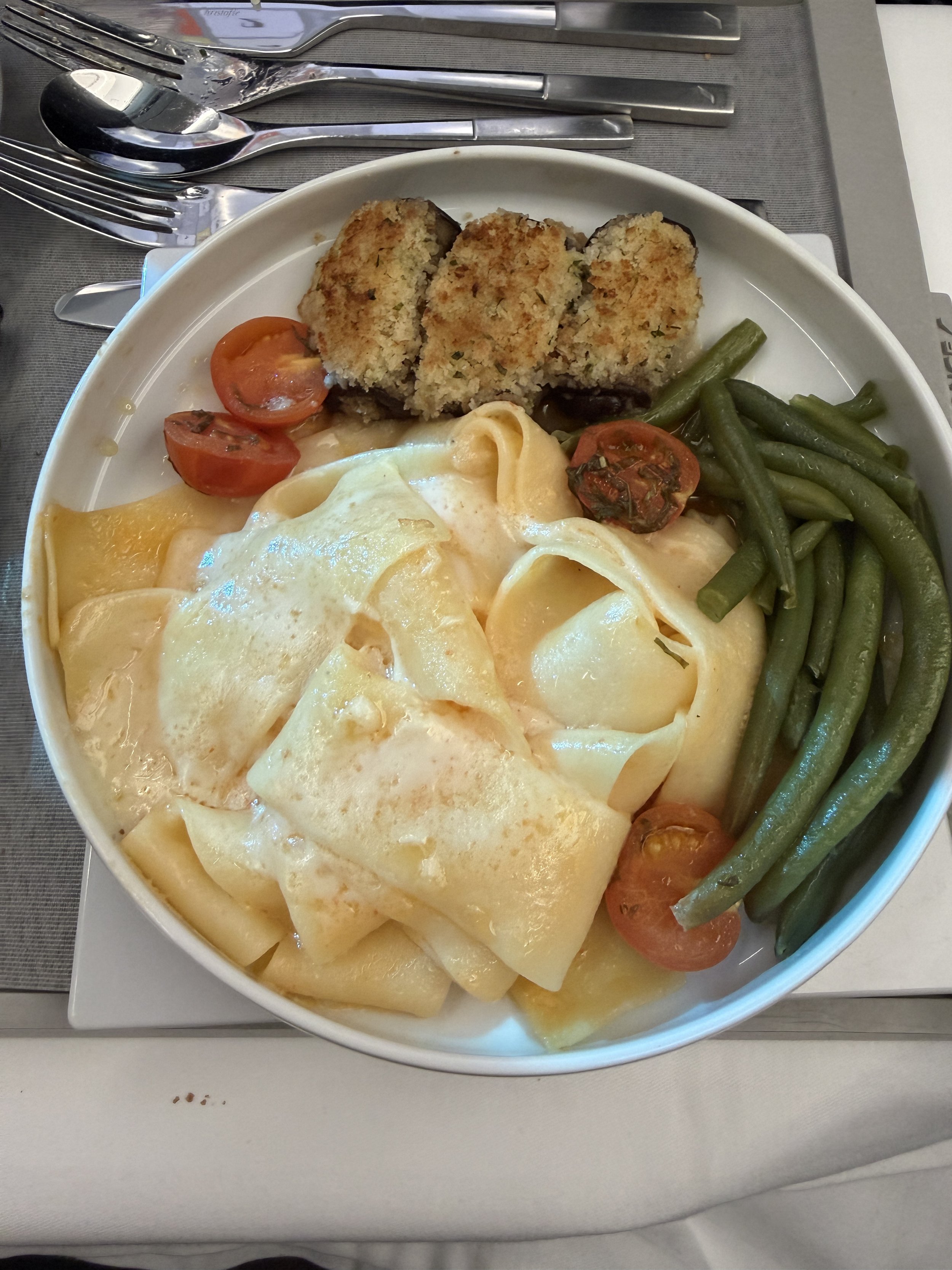 air france a350-900 business class pasta meal.JPG