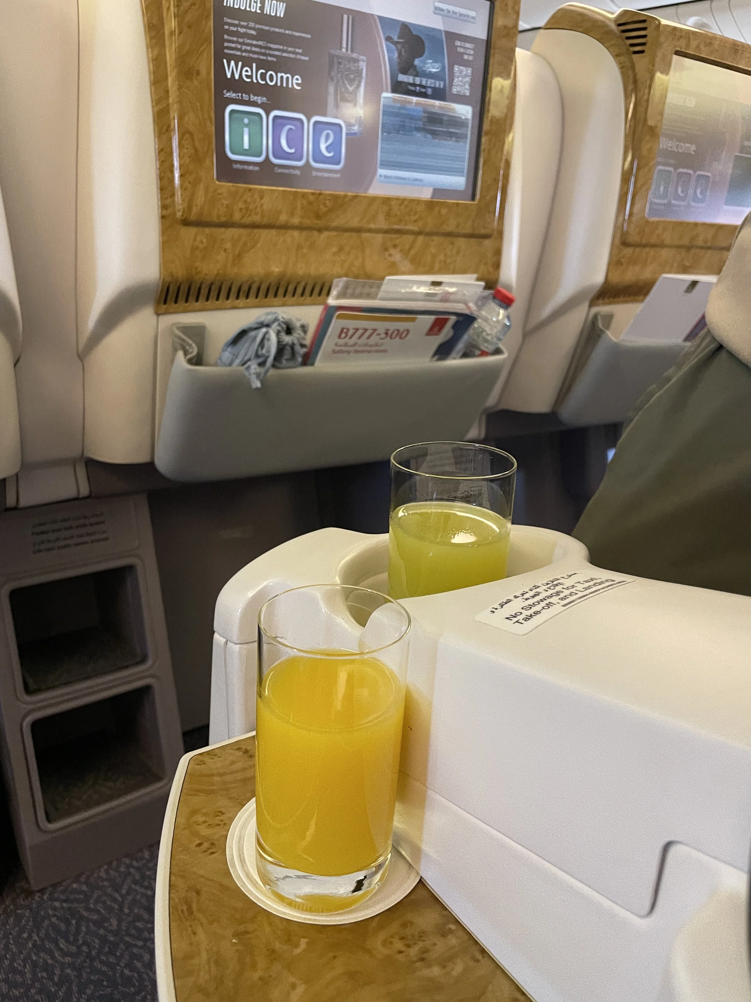welcome drinks on emirates business class 777.JPG
