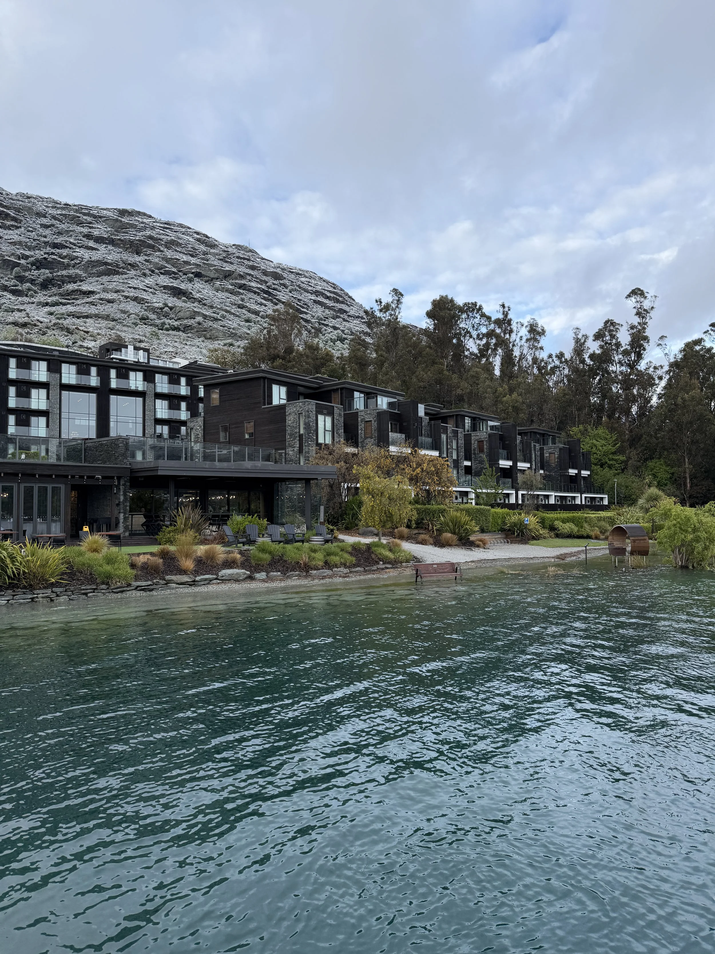 Queenstown New Zealand weather requiring warm travel clothing