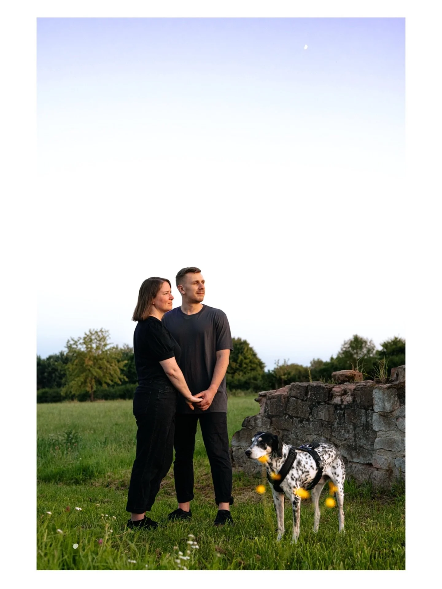 Hier ist es momentan immer noch ziemlich wild. Ein st&auml;ndiges Gehetze zwischen Shoots, Bildbearbeitung, &bdquo;Care-Arbeit&ldquo;, Haushalt &ndash; und dem Versuch von Selfcare (aka kurz schlafen und mal durchatmen 😅).

Diese Woche wird nochmal 