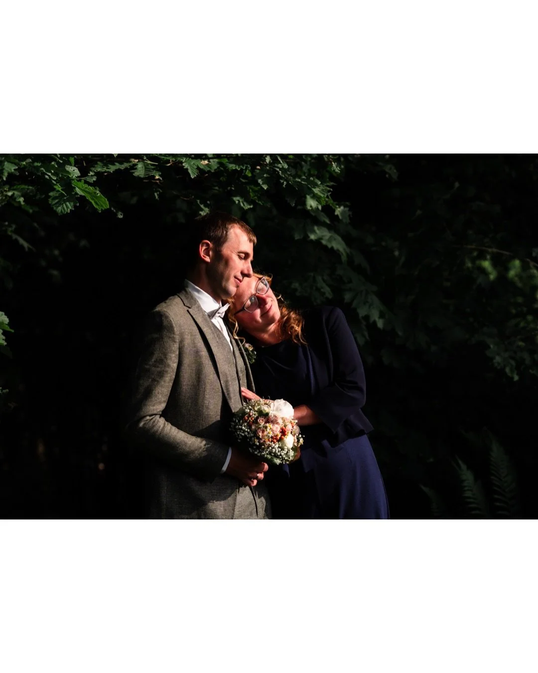 ✨ Licht|Schatten|Liebe. 

Christina Reubold Fotografie
Licht| Schatten| Liebe 
Mail: hello@lichtschattenliebe.com 
WhatsApp : +49 151 51904770
www.LichtSchattenLiebe.com

__________________________________

#lichtschattenliebefotografie #christinareu