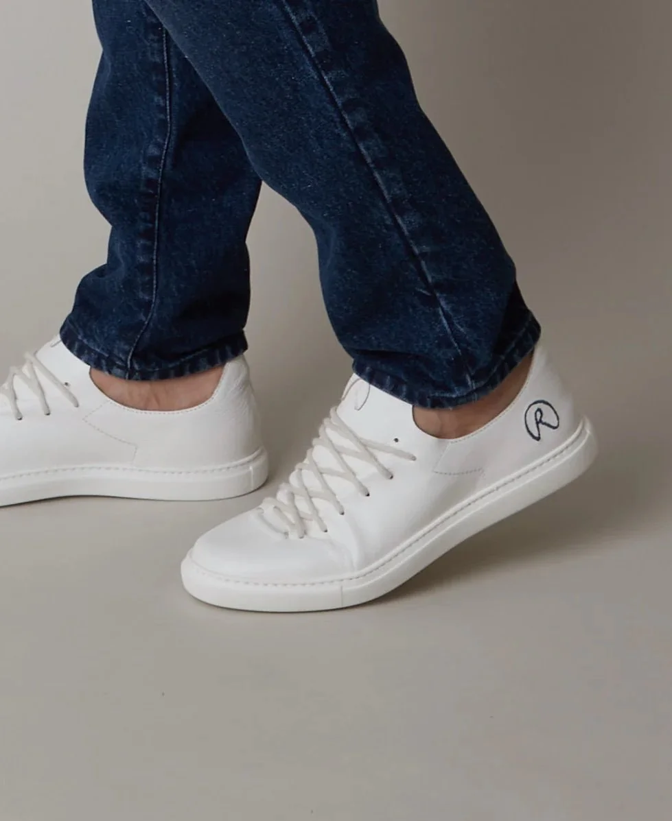 AM4I0285_copy_-_new_c965e6e2-a55b-411f-a7aa-f7d6d0344729_979x1197 copy.jpg