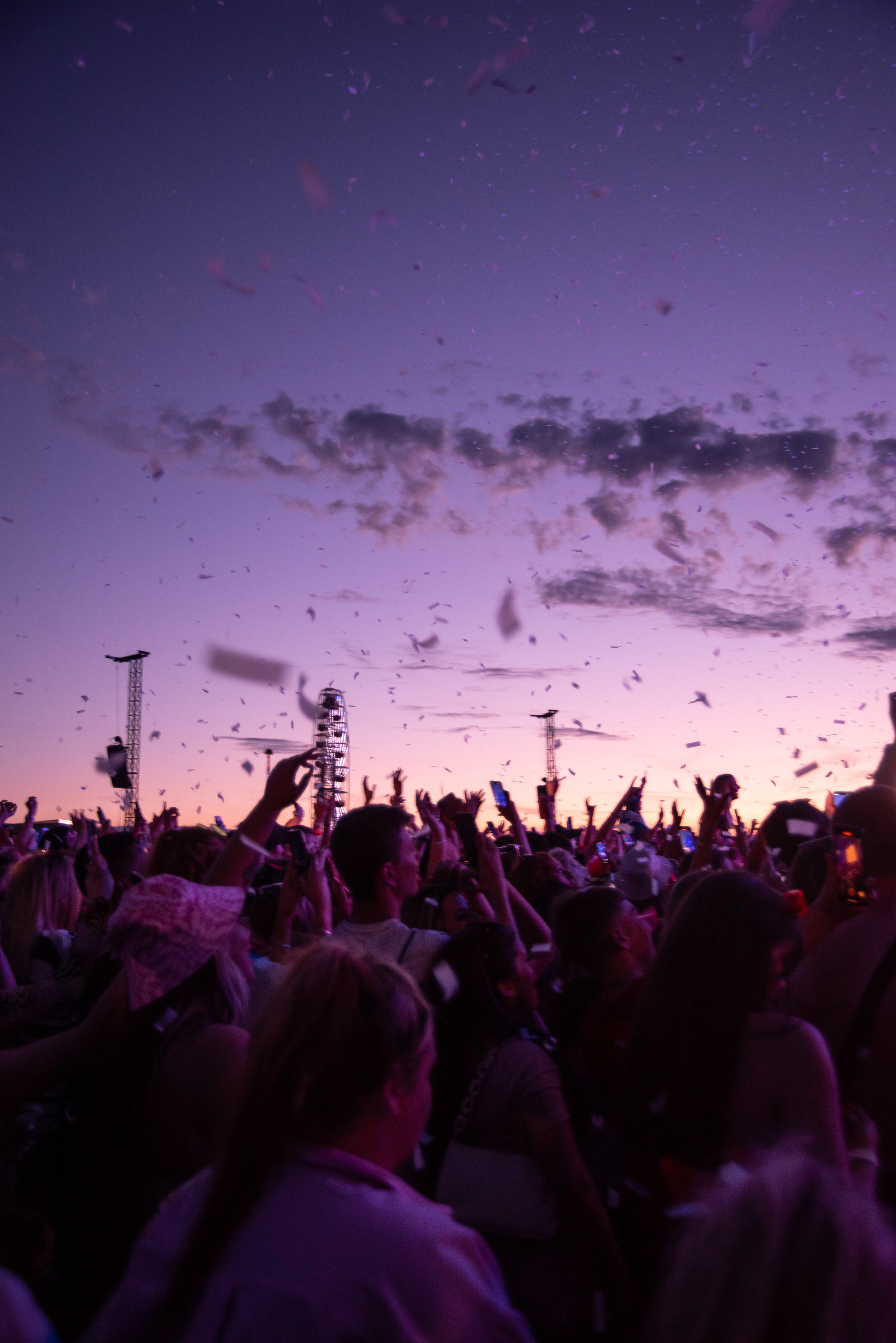 LEWIS CAPALDI_09.07.22_HOPE HOLMES-3426.jpg
