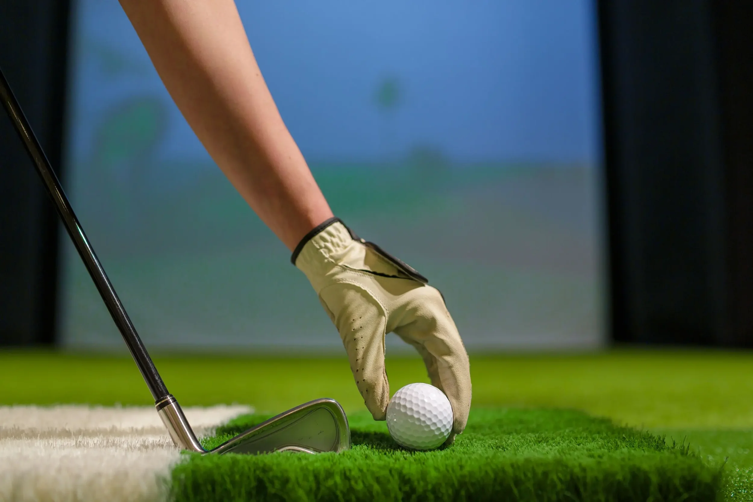 What Is Indoor Simulator Golf and How Does It Work?