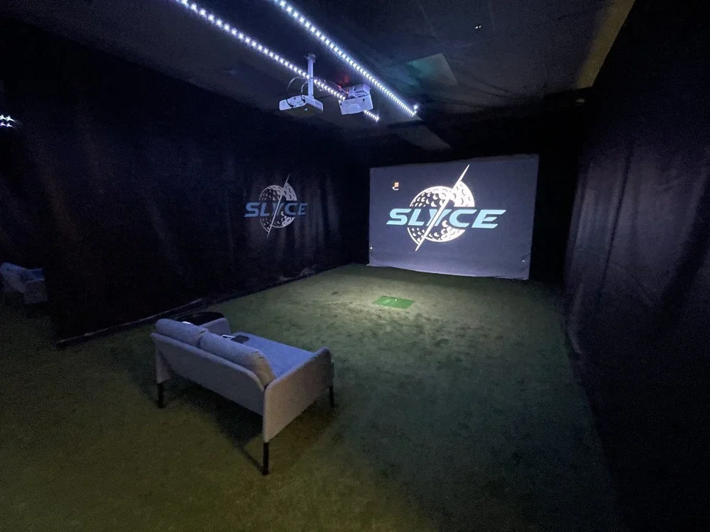 Slyce Golf's golf simulator in Barrie