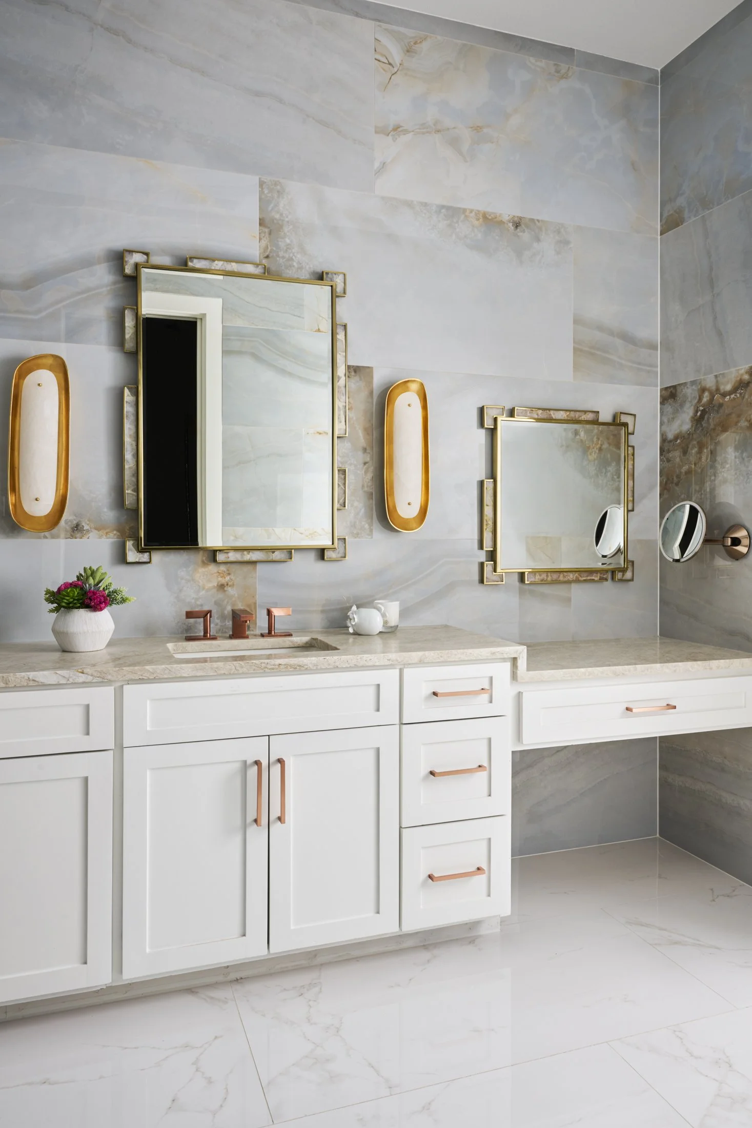 Full_view_of_primary_bathroom_with_reflective_mirros.jpg