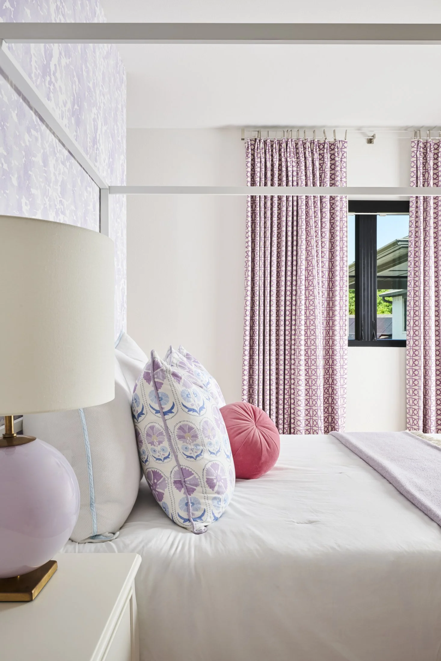 Side_view_of_blue_and_purple_girls_room.jpg