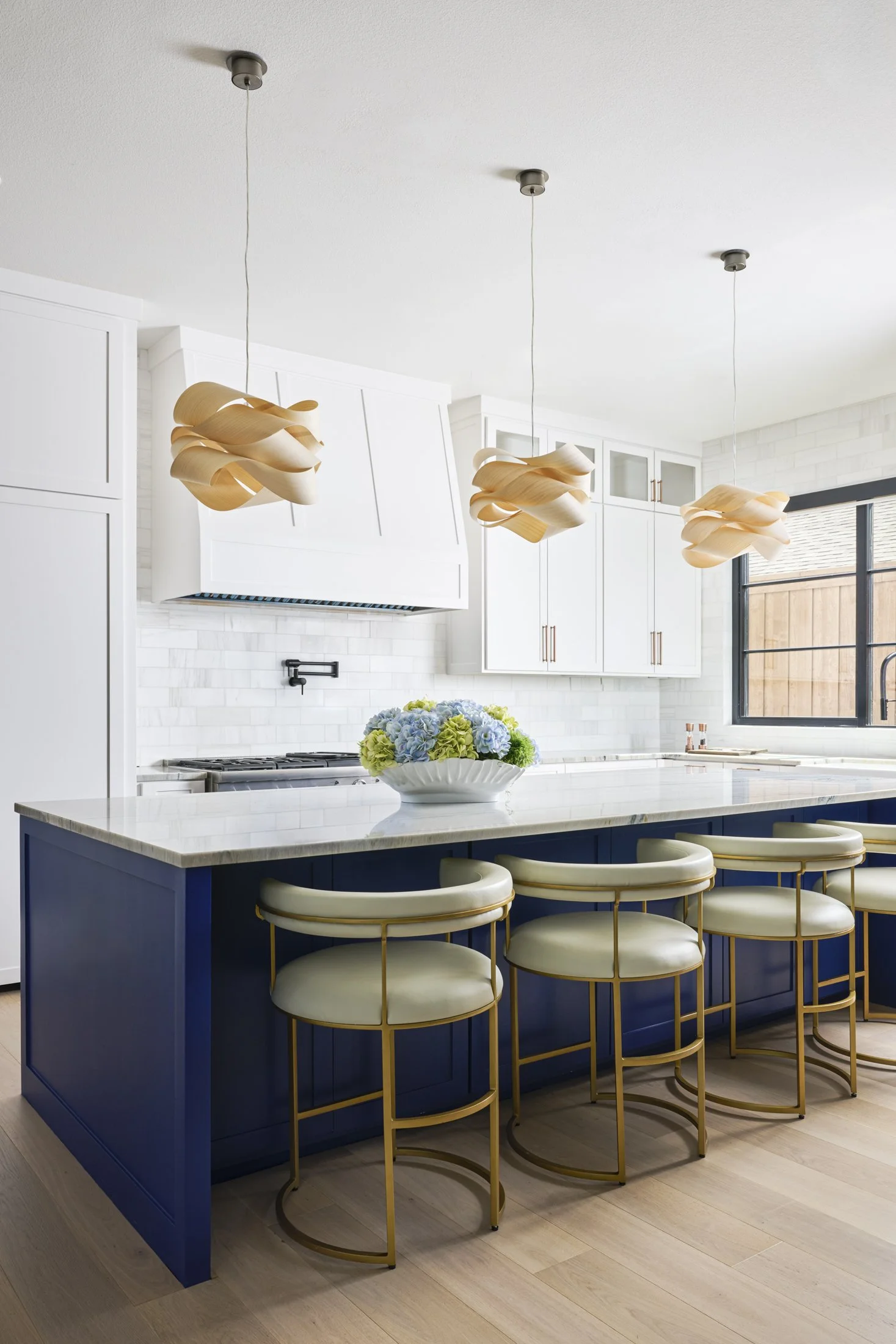 Focual_blue_island_kitchen_with_wavy_lights.jpg