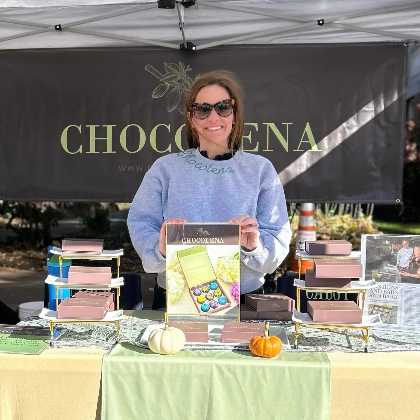 🍫 🍂 here at the last @blueback_farmersmarket of the year today 10-1! come say hi 🍂 🍫