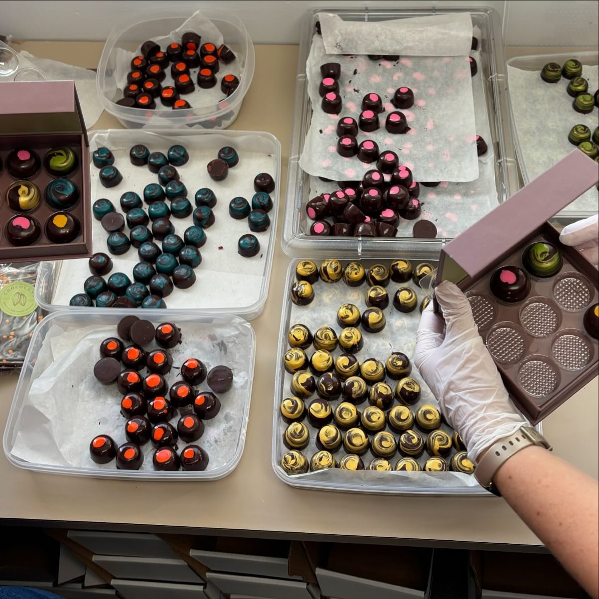 Packing up a special corporate order this morning! ❄️