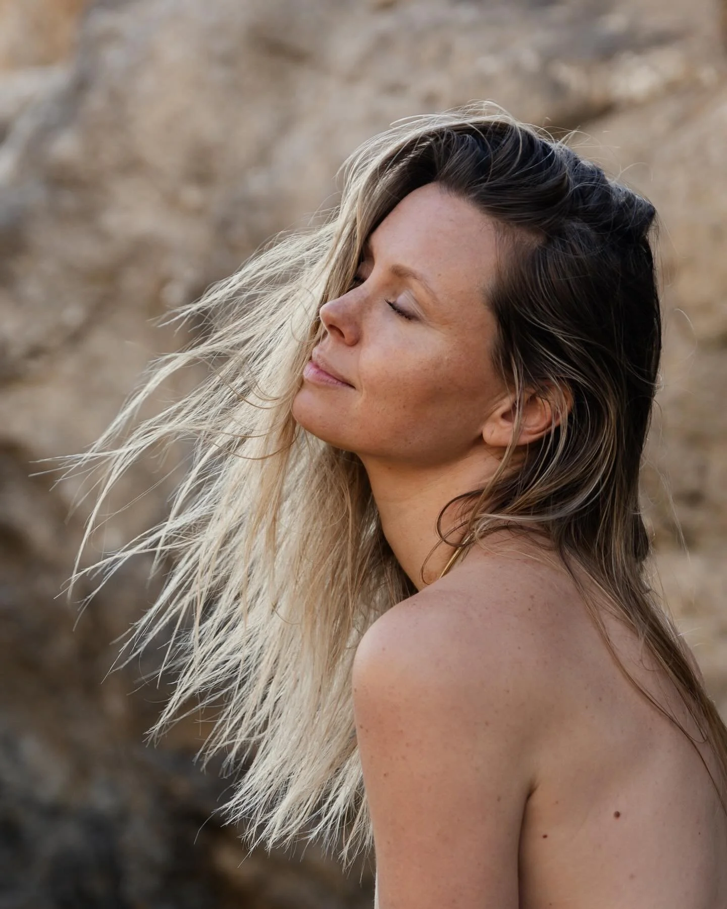 Coming home to yourself, that was the vision for @maykeniestadt her shoot ✨
 When we explored what home meant to her, next to her wood cabins the Island kept calling. This because a big part of the journey were the waters close to her home. So we fol