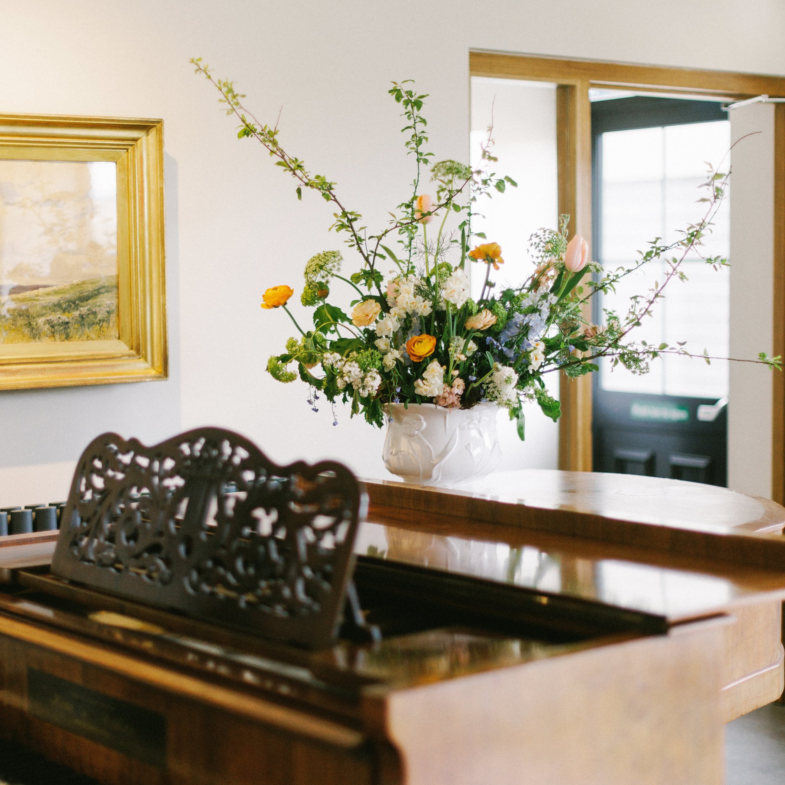 What a wonderful way to start the week with a Home Tour feature on @cocoweddingvenues ✨
Follow the link in our bio to read all about it!