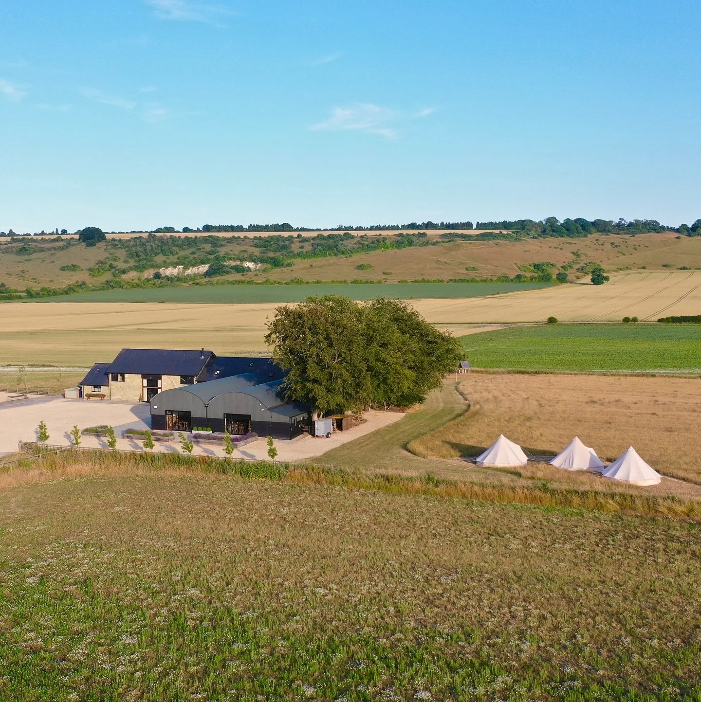 Sunny weekends spent with friends and family. Plus some glamping on the side! ☀️