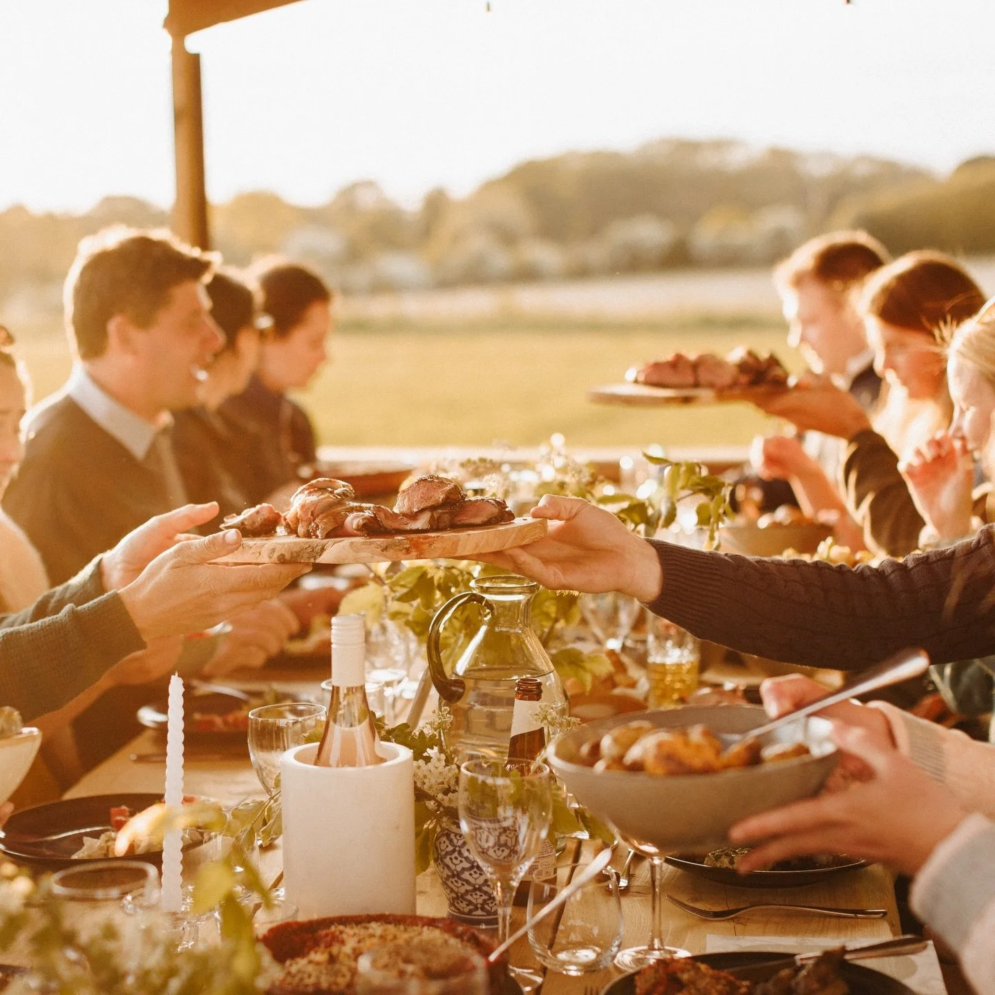 Dining on the Travelling Trailer, counting down the days until the evenings are golden again ☀️

Images by @kerryjaynephotography_ 
Food from @forkingout