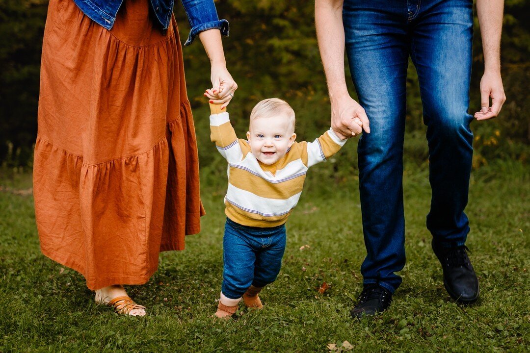 I'm so excited about this years family portrait sessions! I am working on adding more family connection and special moments into each session, and can't wait to start using all I've come up with over the slower season!​​​​​​​​​
My schedule is getting