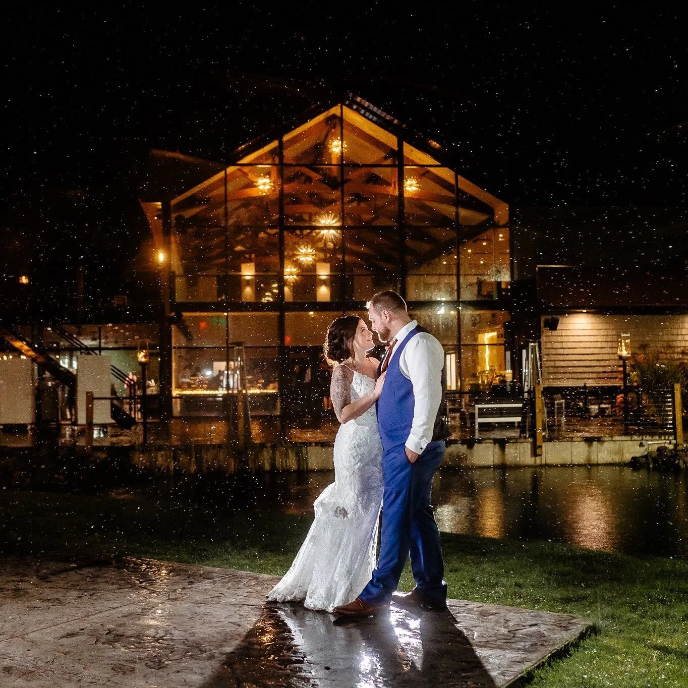 Yesterday was such a stunning ending to my wedding season!  We had the perfect amount of rain and breaks in the rain to allow us to capture all the things at the right time and still luck out with night time rain pictures!  @sterlingwed outdid itself
