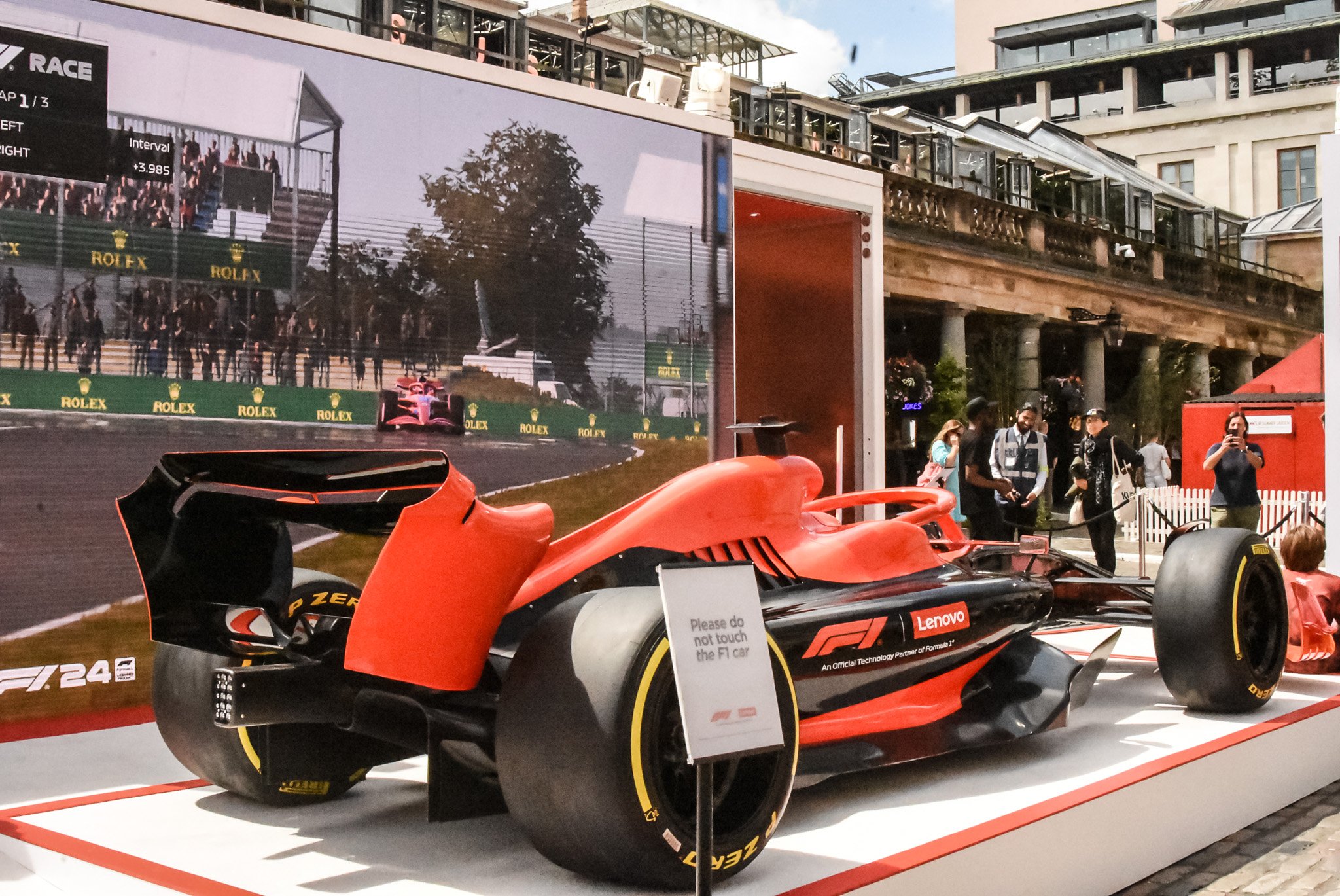 Formula One Car_80sxi immersive activation Covent Garden.jpg